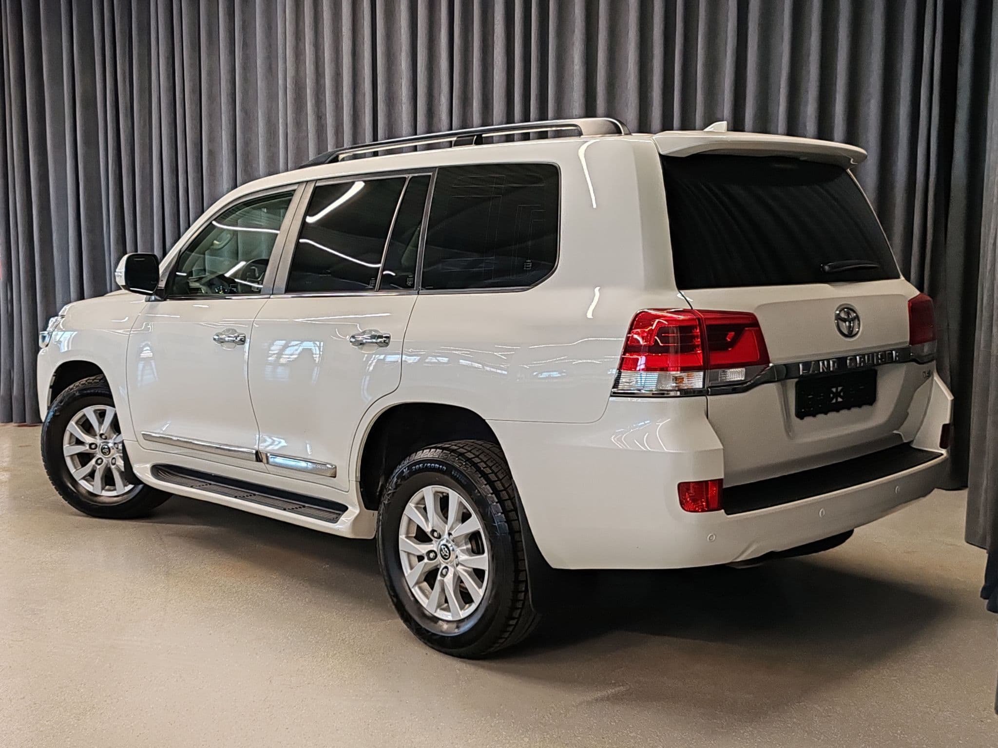 Toyota Land Cruiser - 3