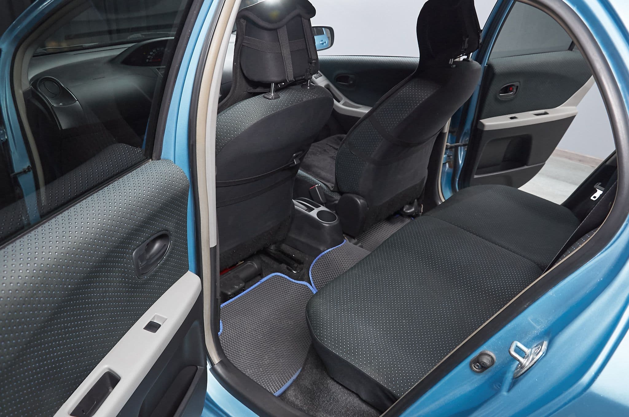 Toyota Vitz - 3