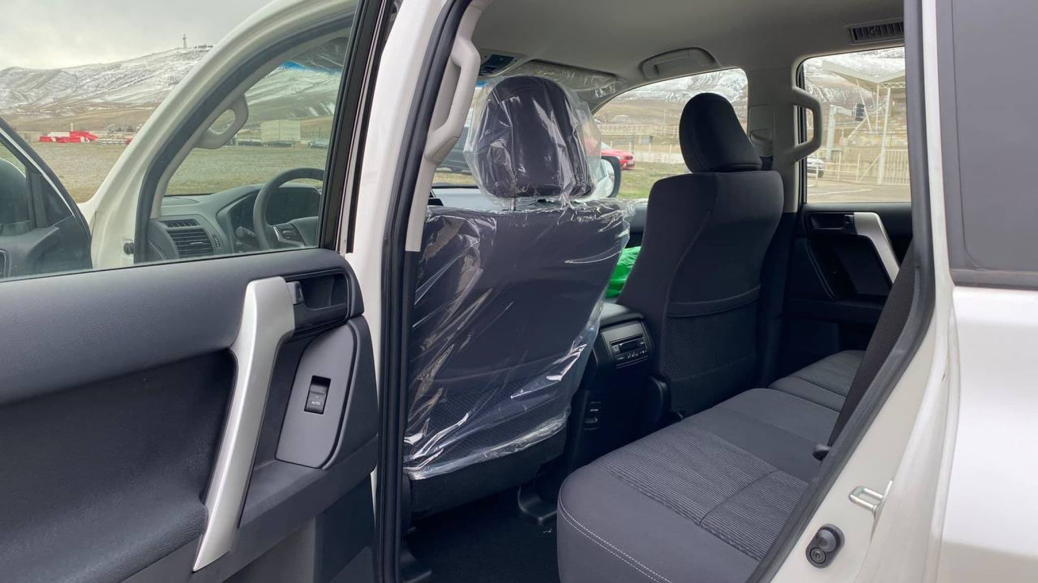 Toyota Land Cruiser Prado - 2
