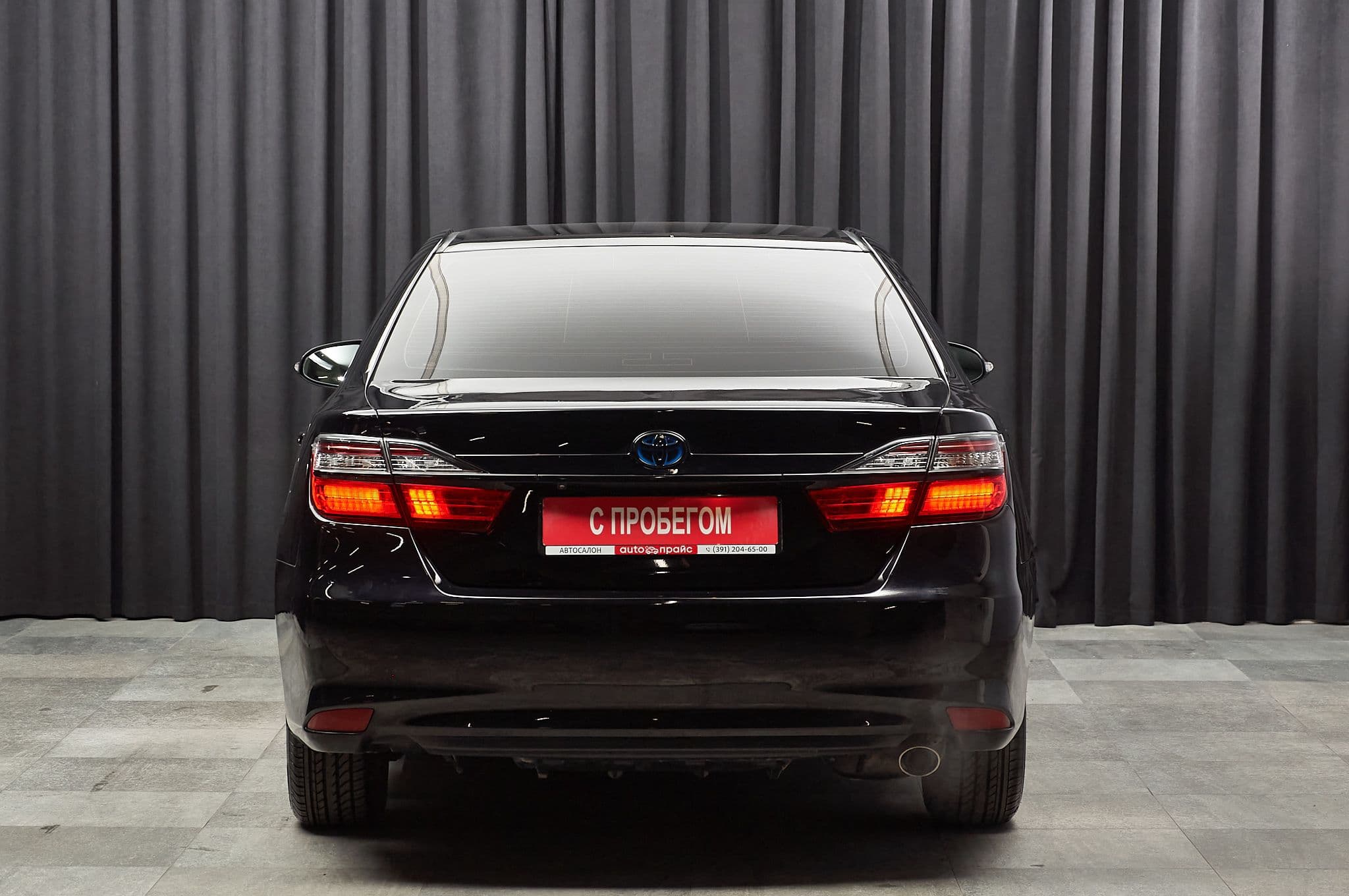 Toyota Camry - 4