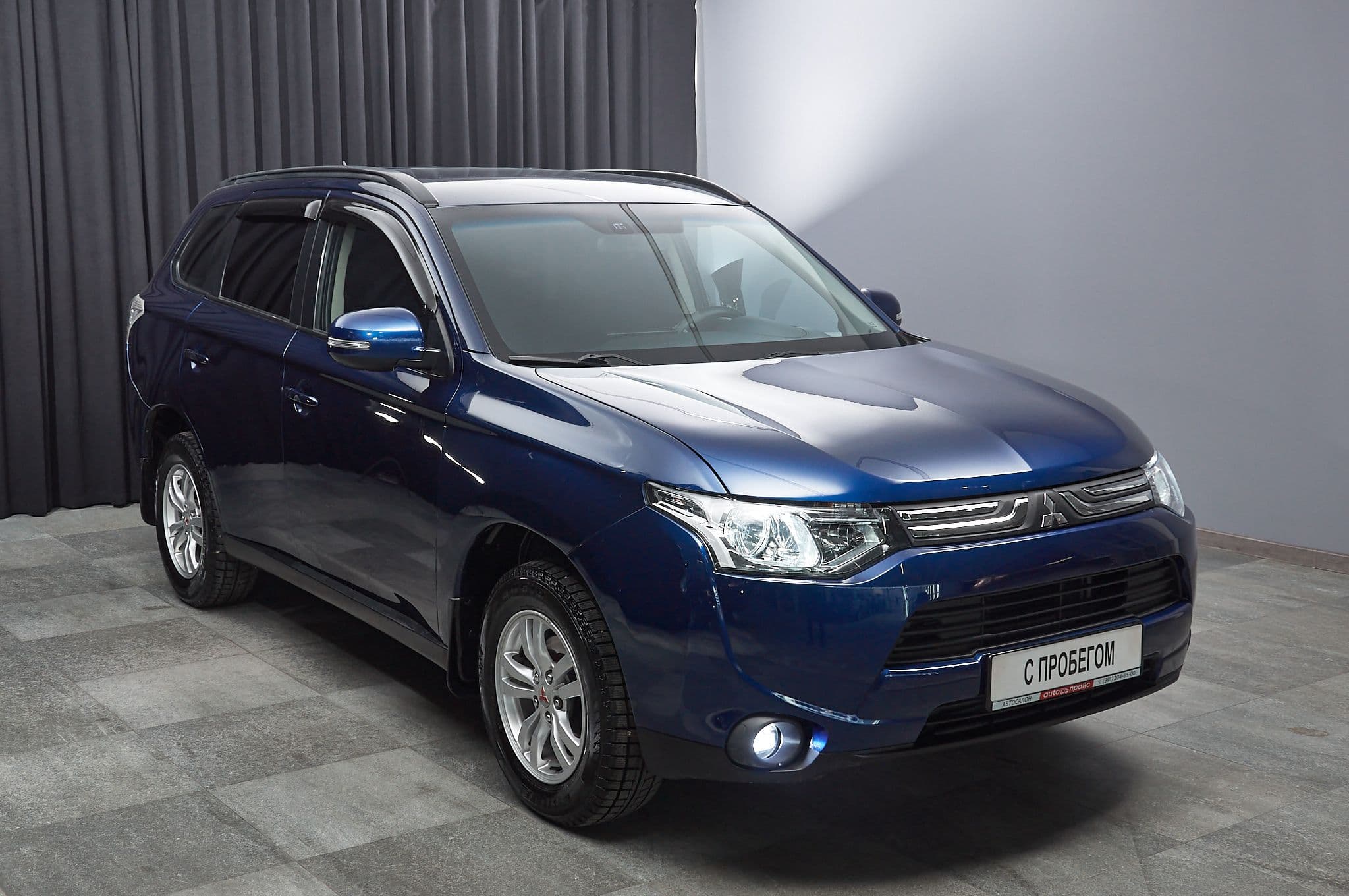 Mitsubishi Outlander - 2