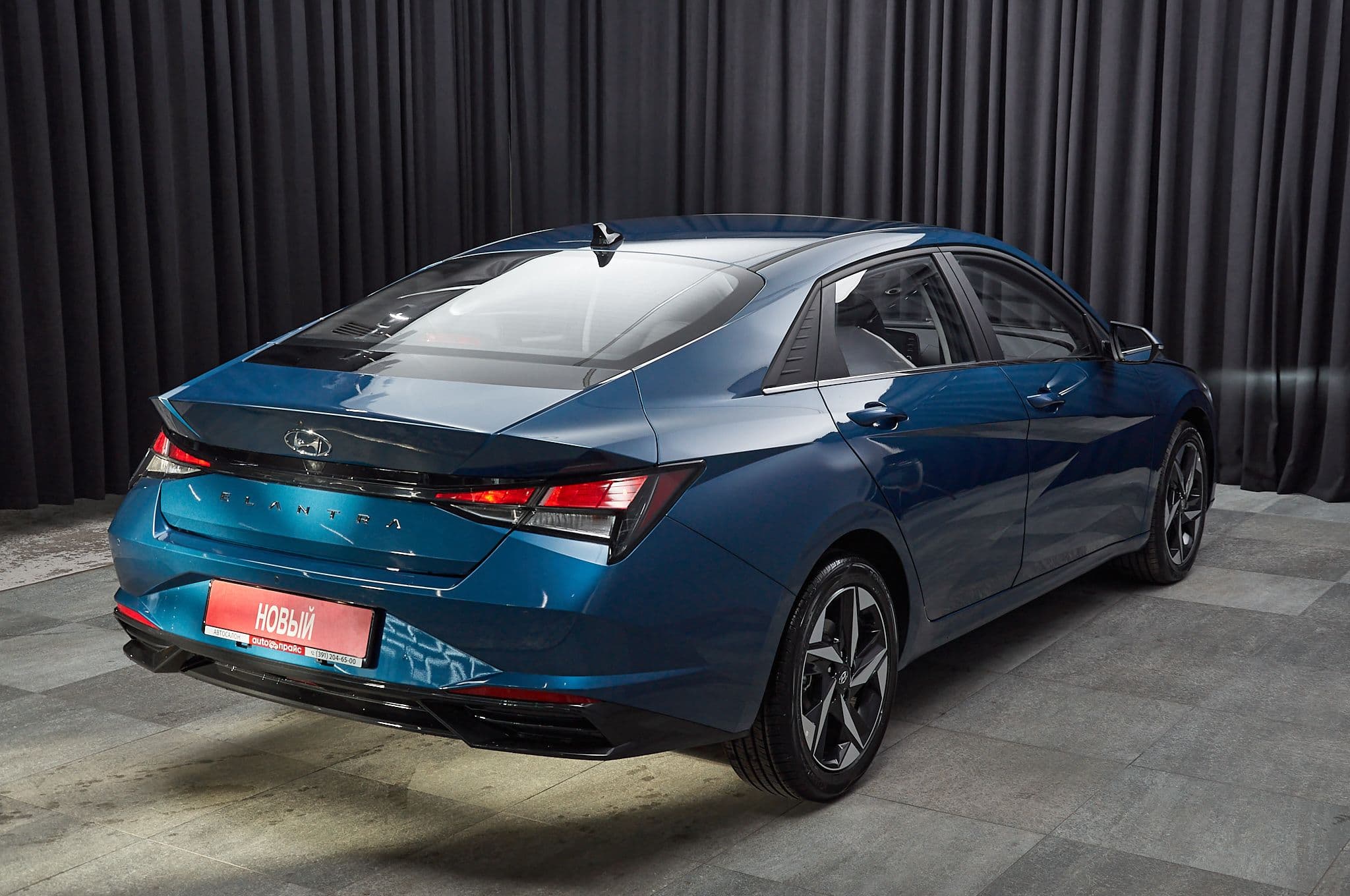 Hyundai Elantra - 4