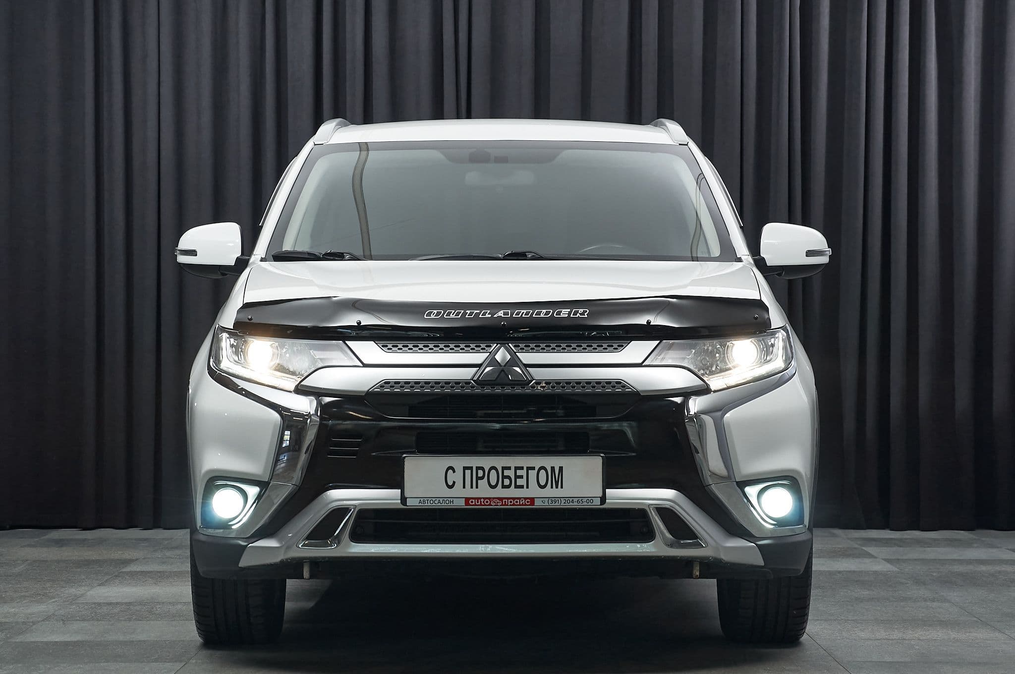 Mitsubishi Outlander - 2
