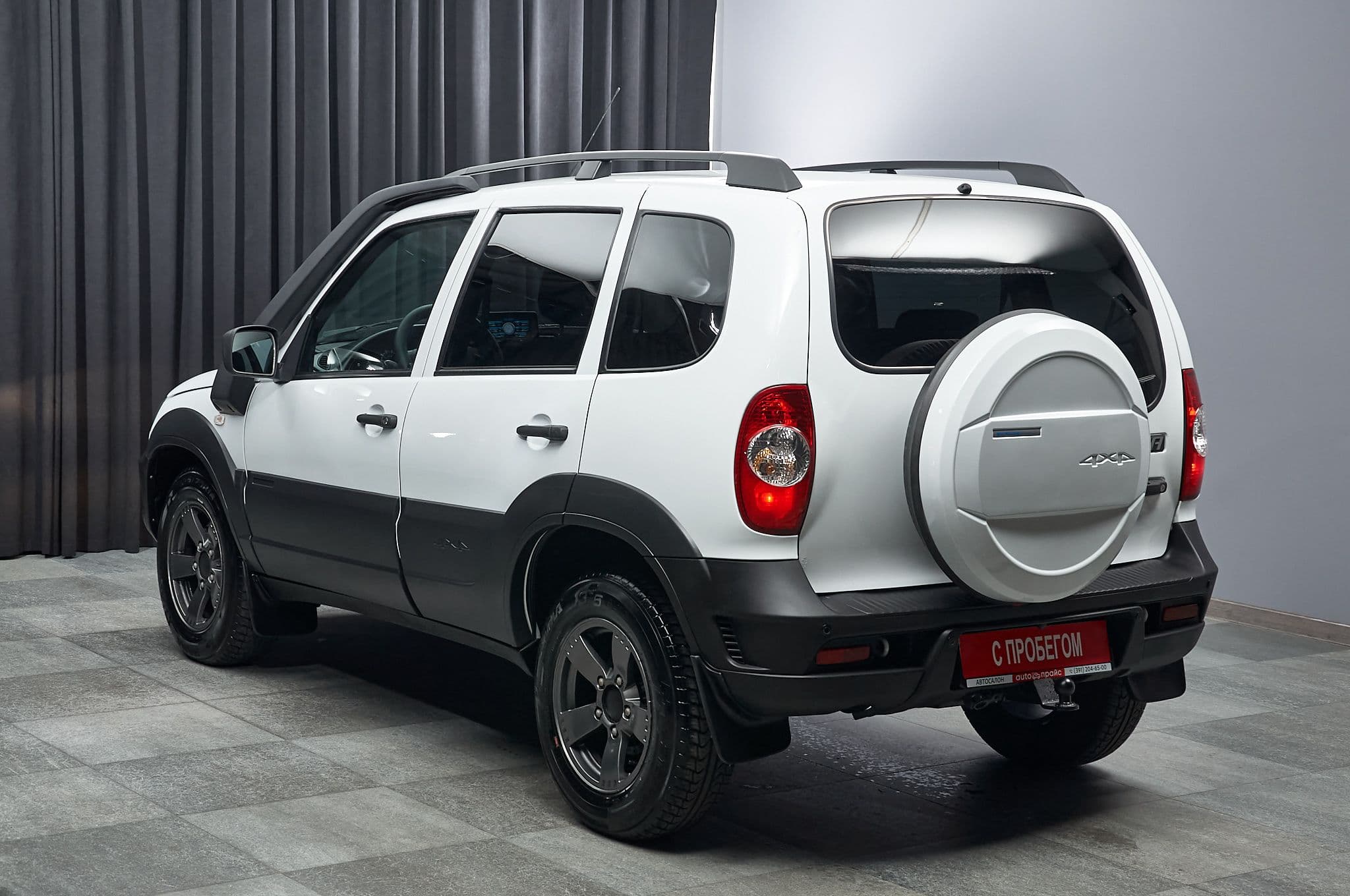Chevrolet Niva - 2