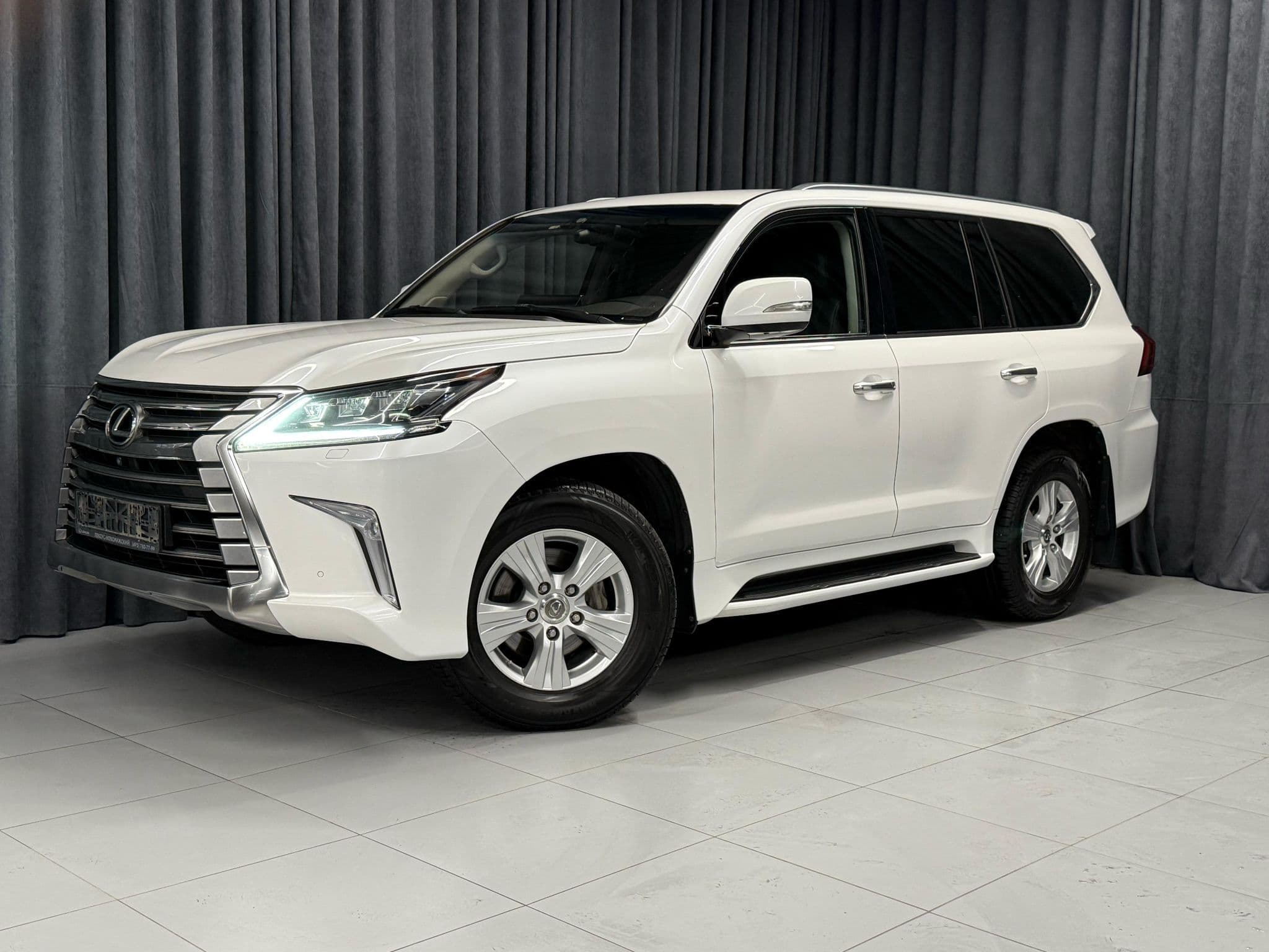 Lexus LX - 3