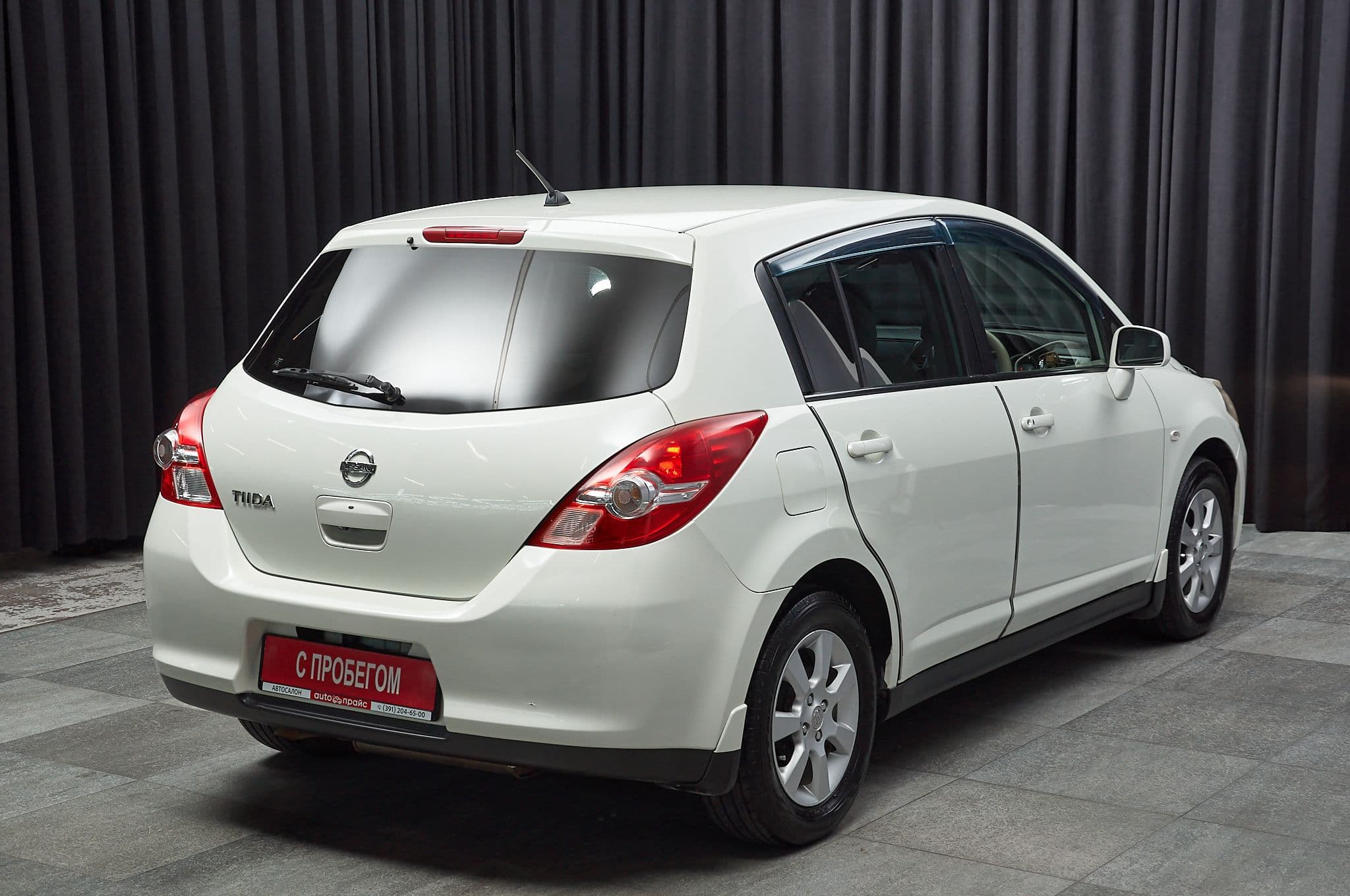 Nissan Tiida - 2