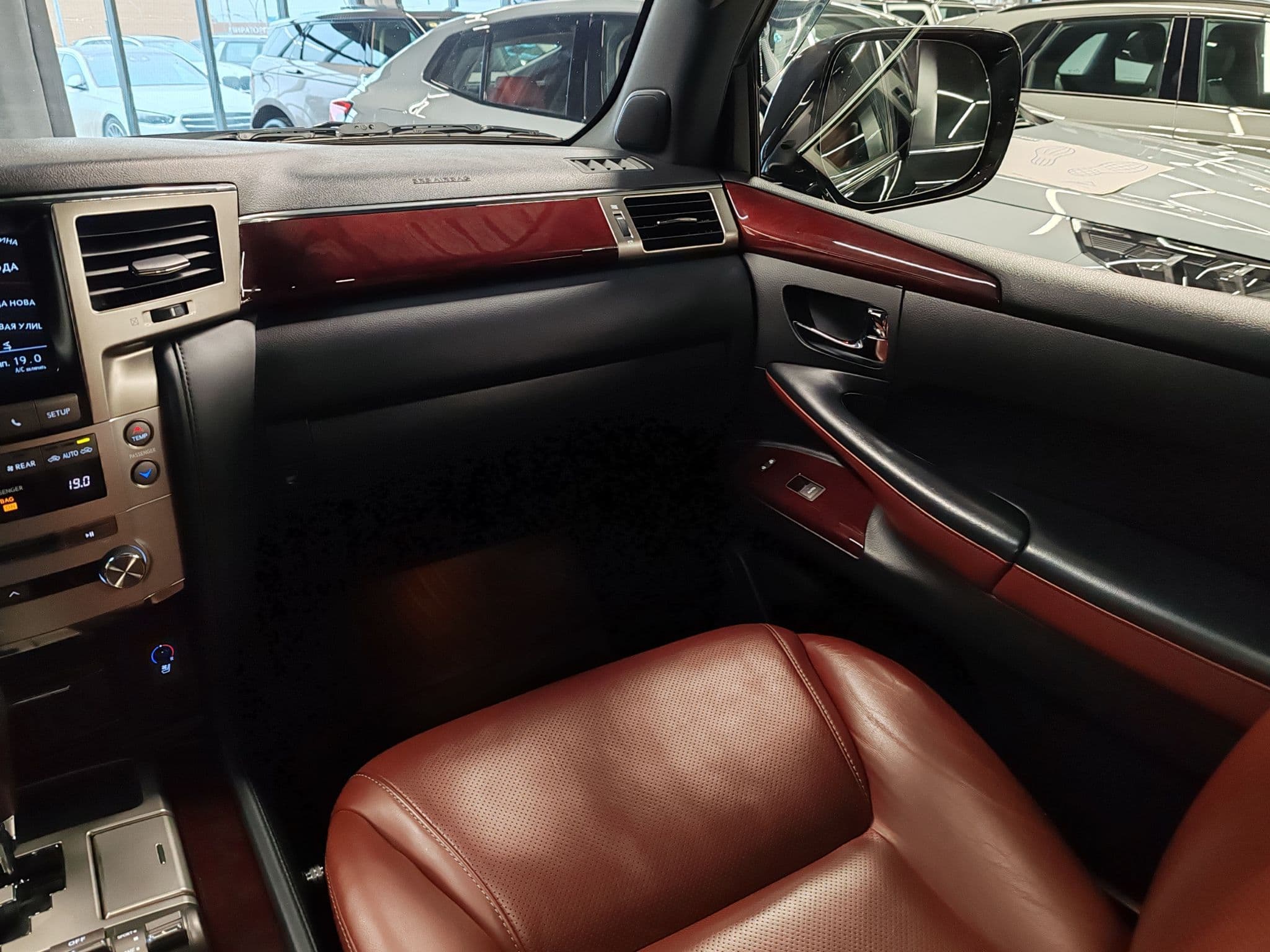 Lexus LX - 5