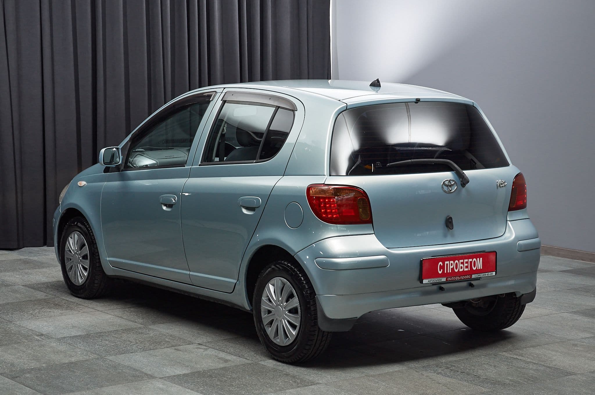 Toyota Vitz - 4