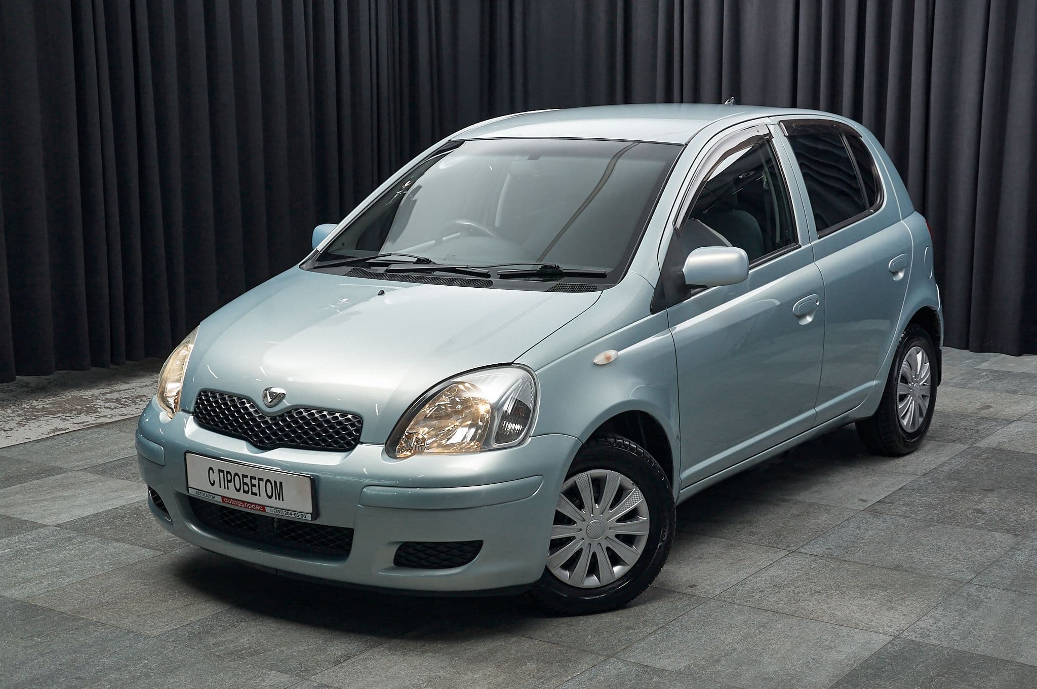 Toyota Vitz - 1