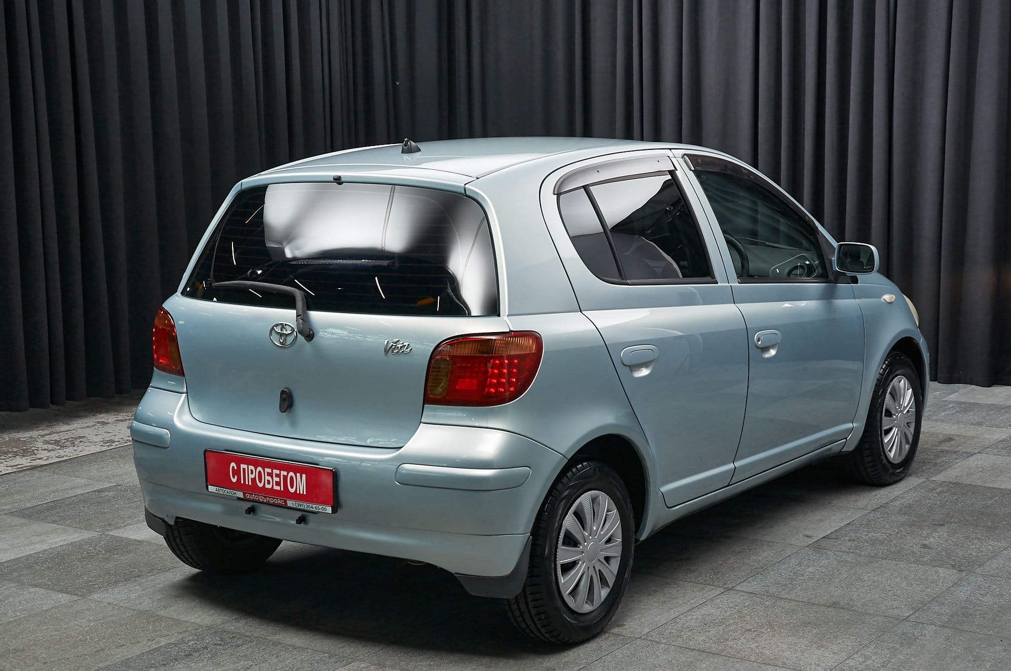 Toyota Vitz - 2