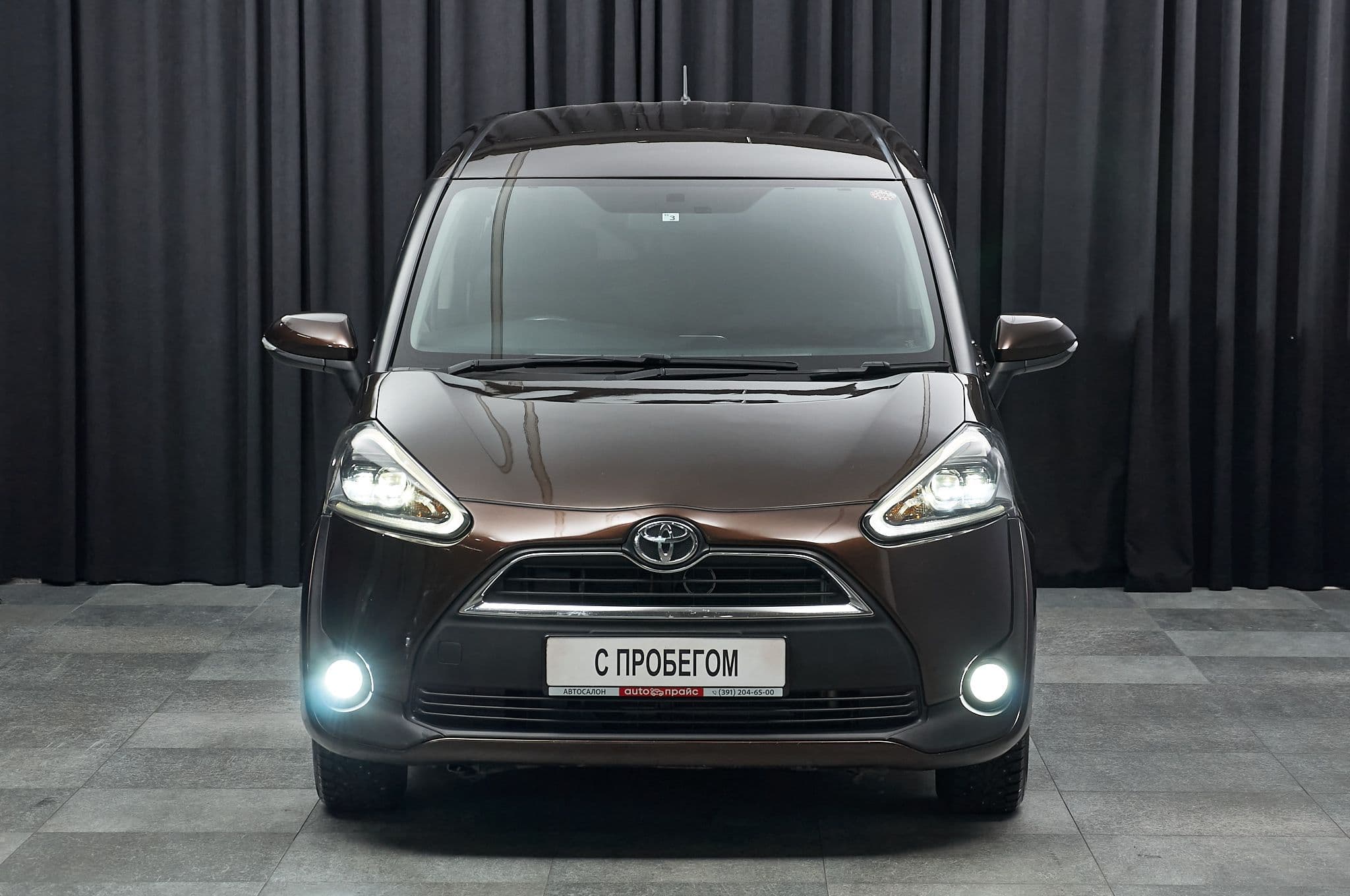 Toyota Sienta - 2