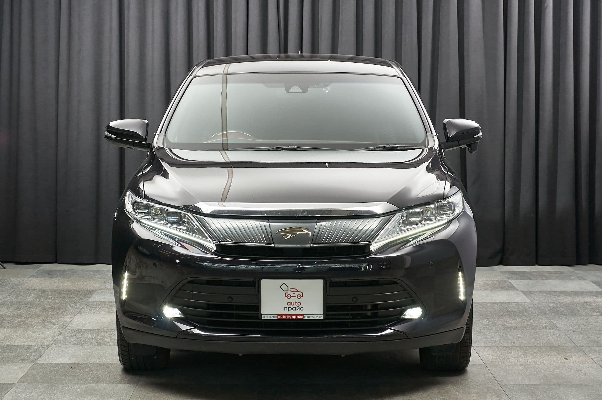 Toyota Harrier - 1