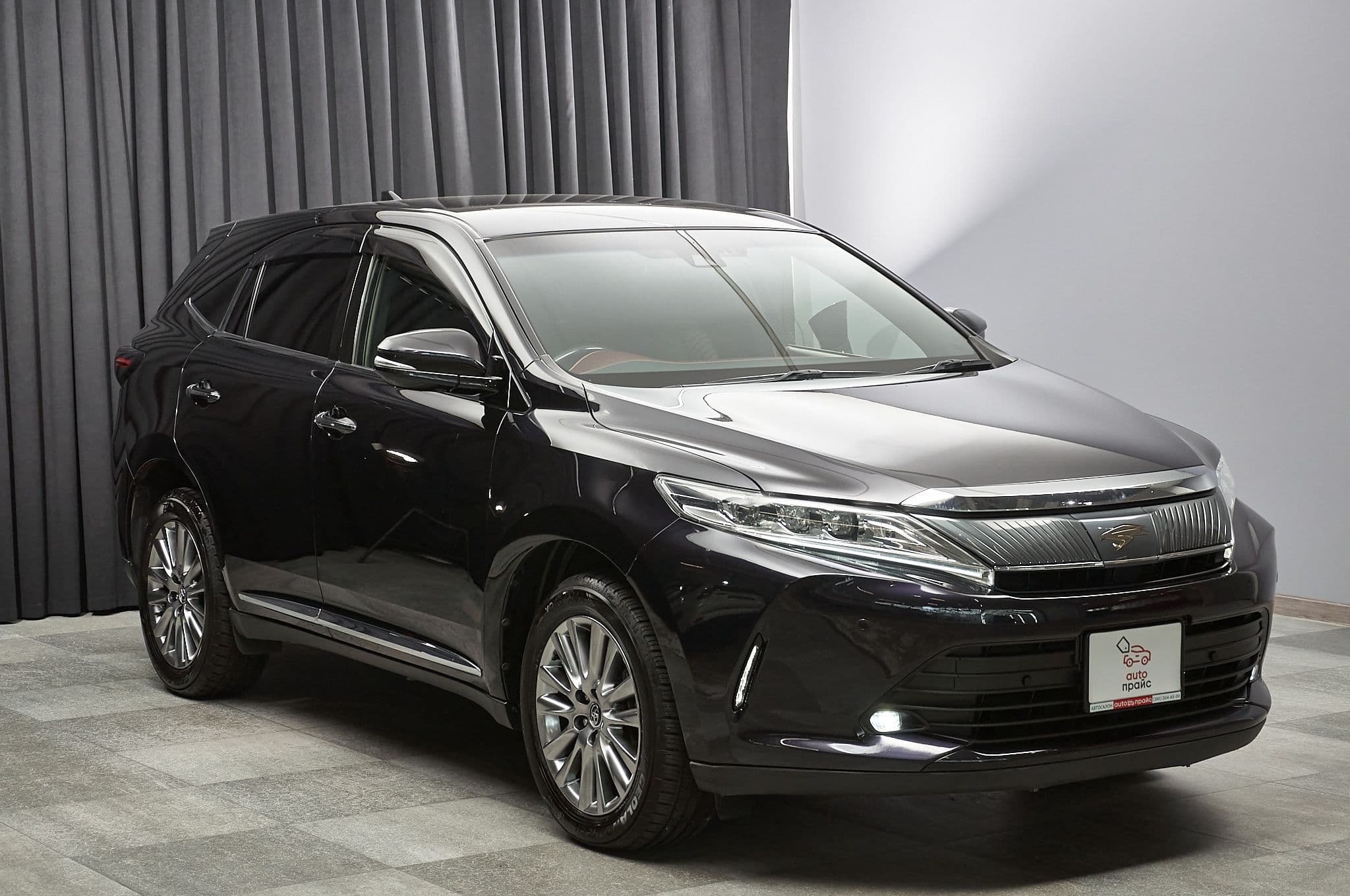 Toyota Harrier - 2