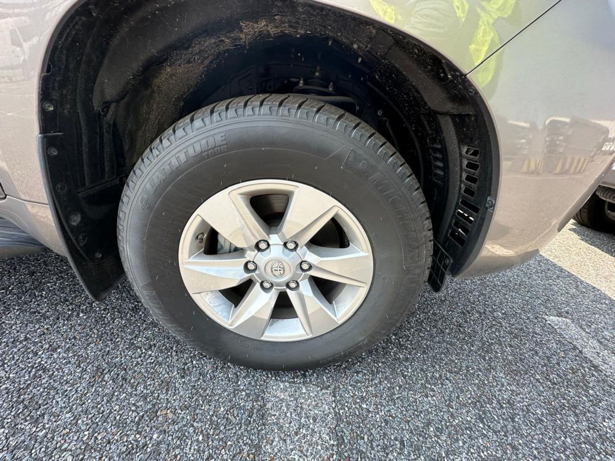 Toyota Land Cruiser Prado - 1