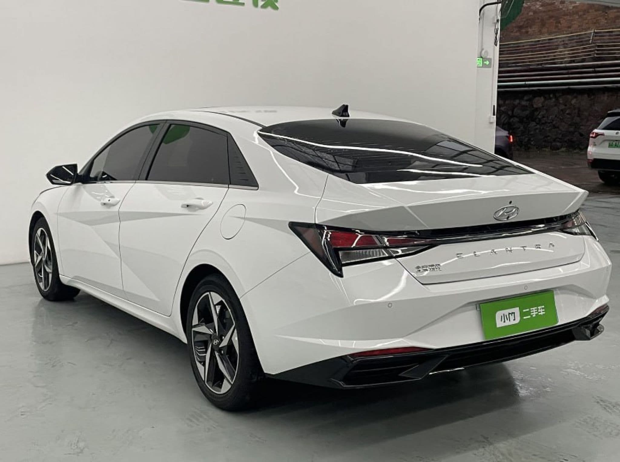 Hyundai Elantra - 3