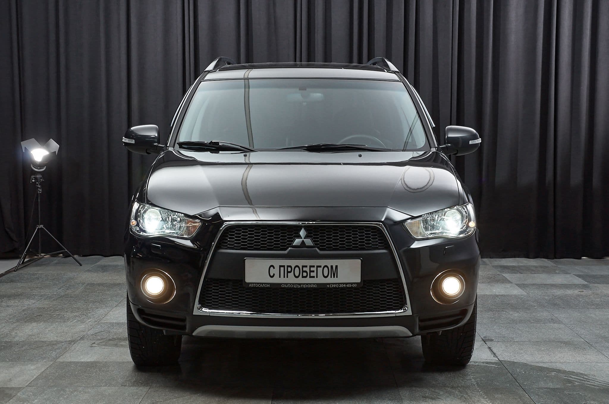 Mitsubishi Outlander - 2