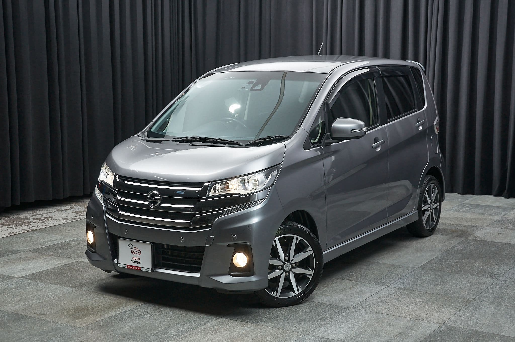 Nissan Dayz - 1
