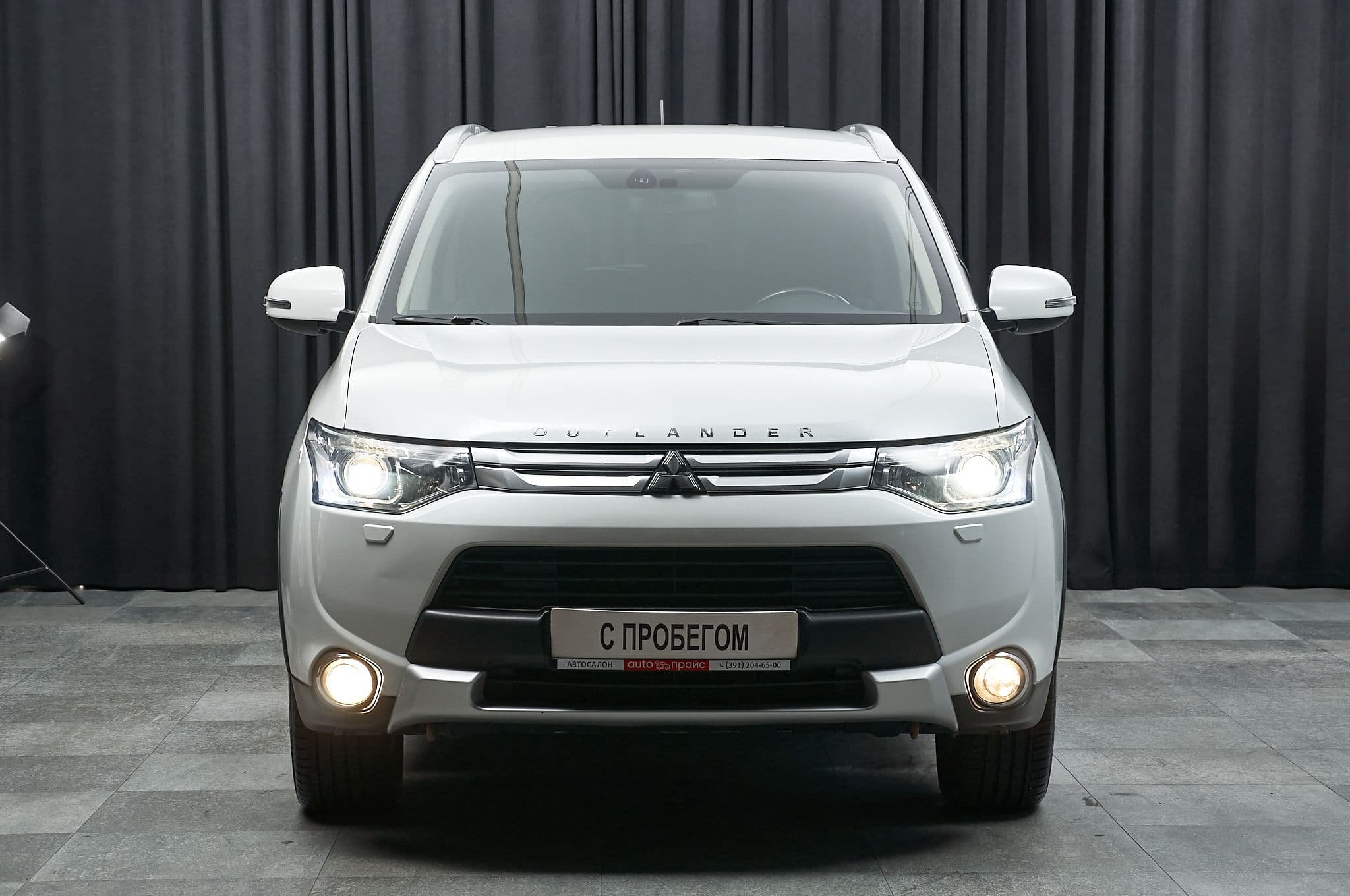Mitsubishi Outlander - 2