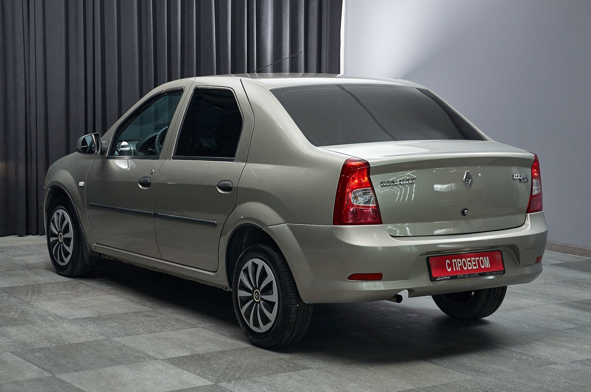 Renault Logan - 5
