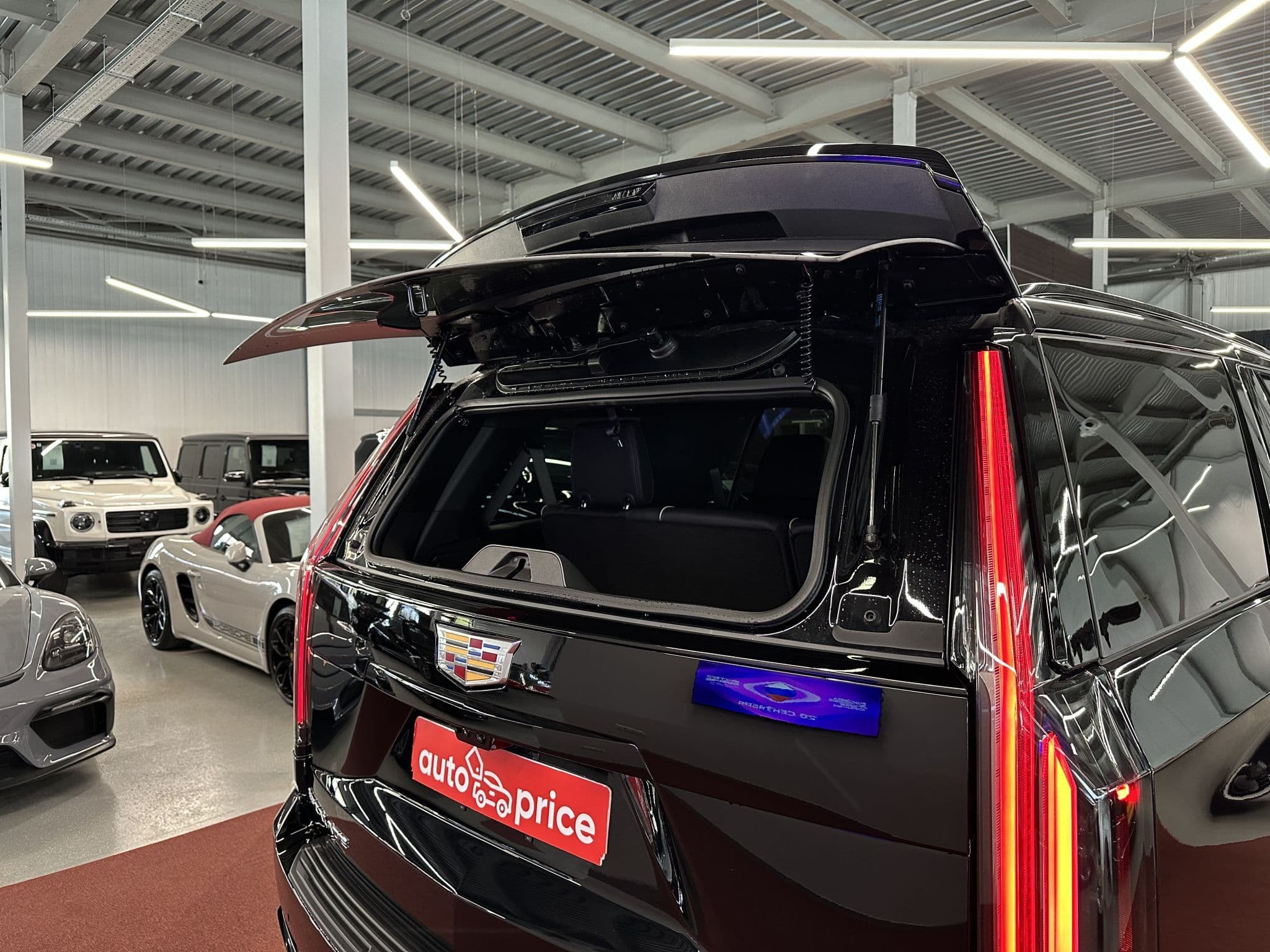 Cadillac Escalade-V - 4