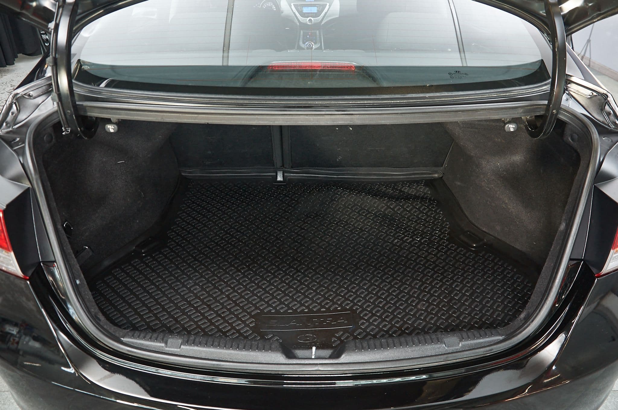 Hyundai Elantra - 5