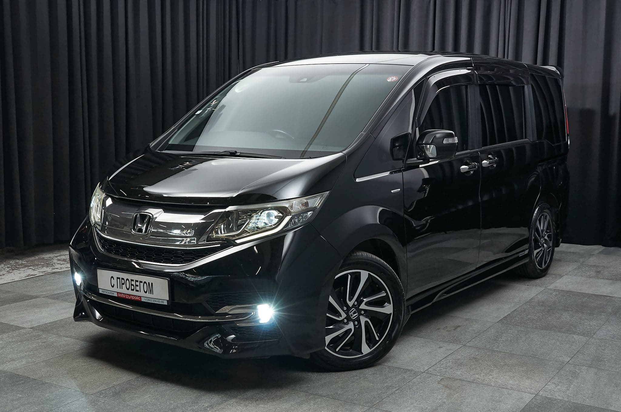 Honda Stepwgn - 1