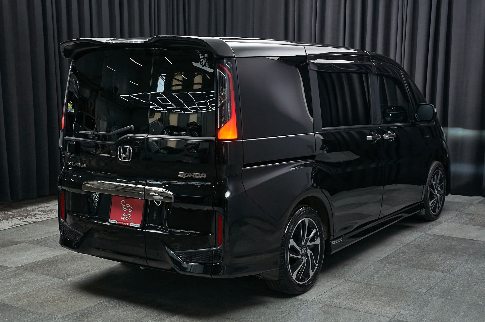 Honda Stepwgn - 4