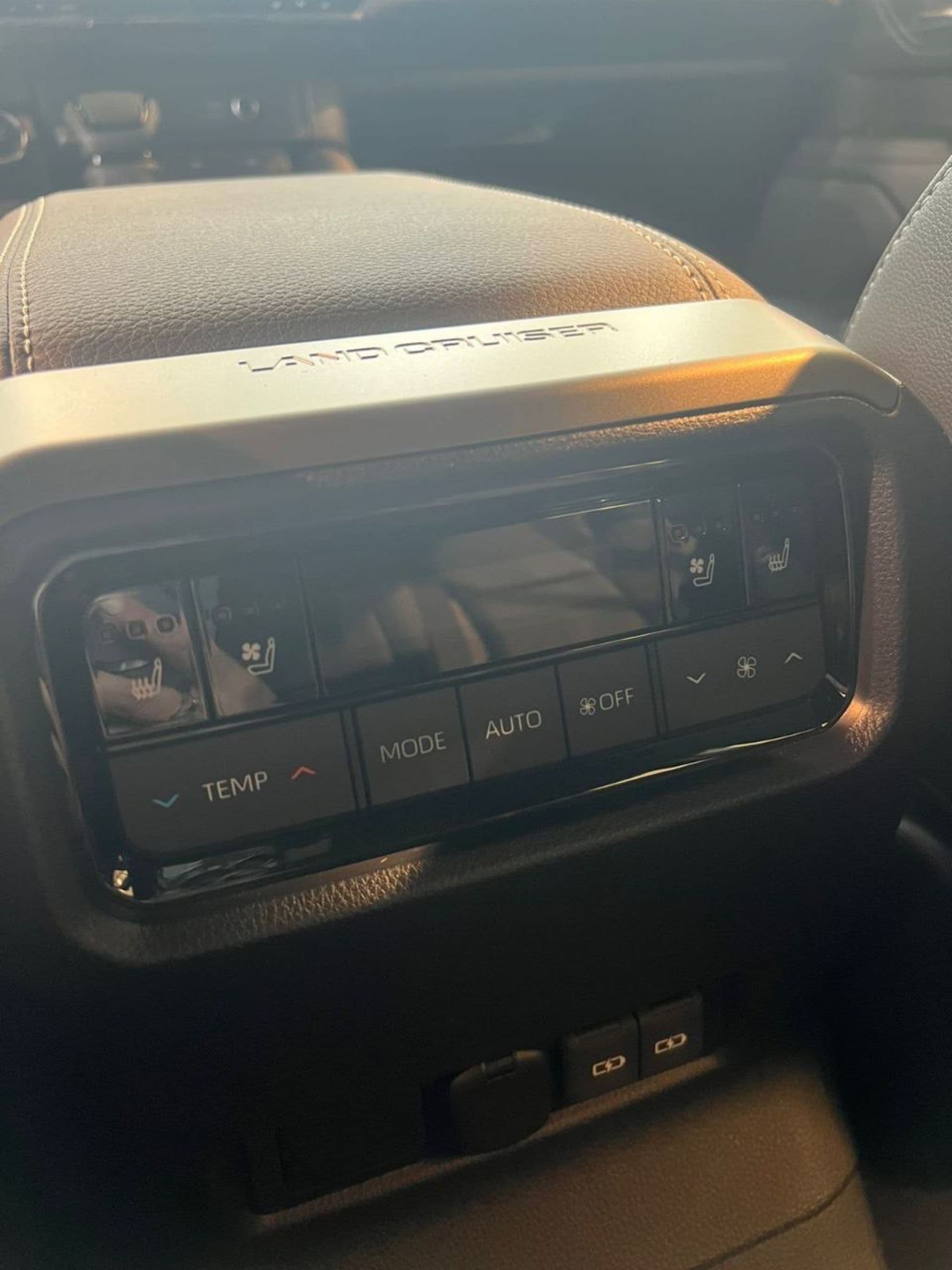 Toyota Land Cruiser Prado - 3