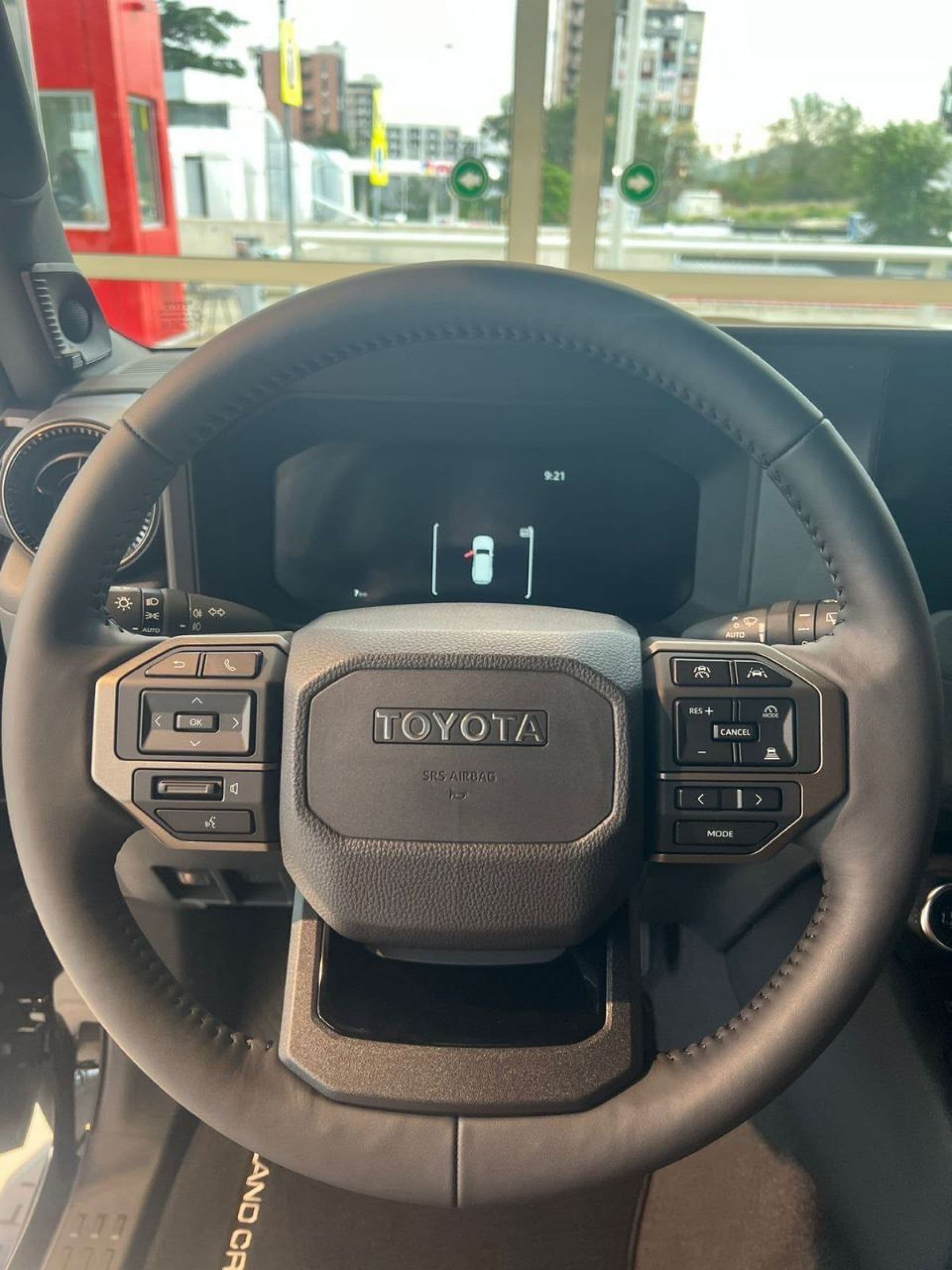 Toyota Land Cruiser Prado - 5
