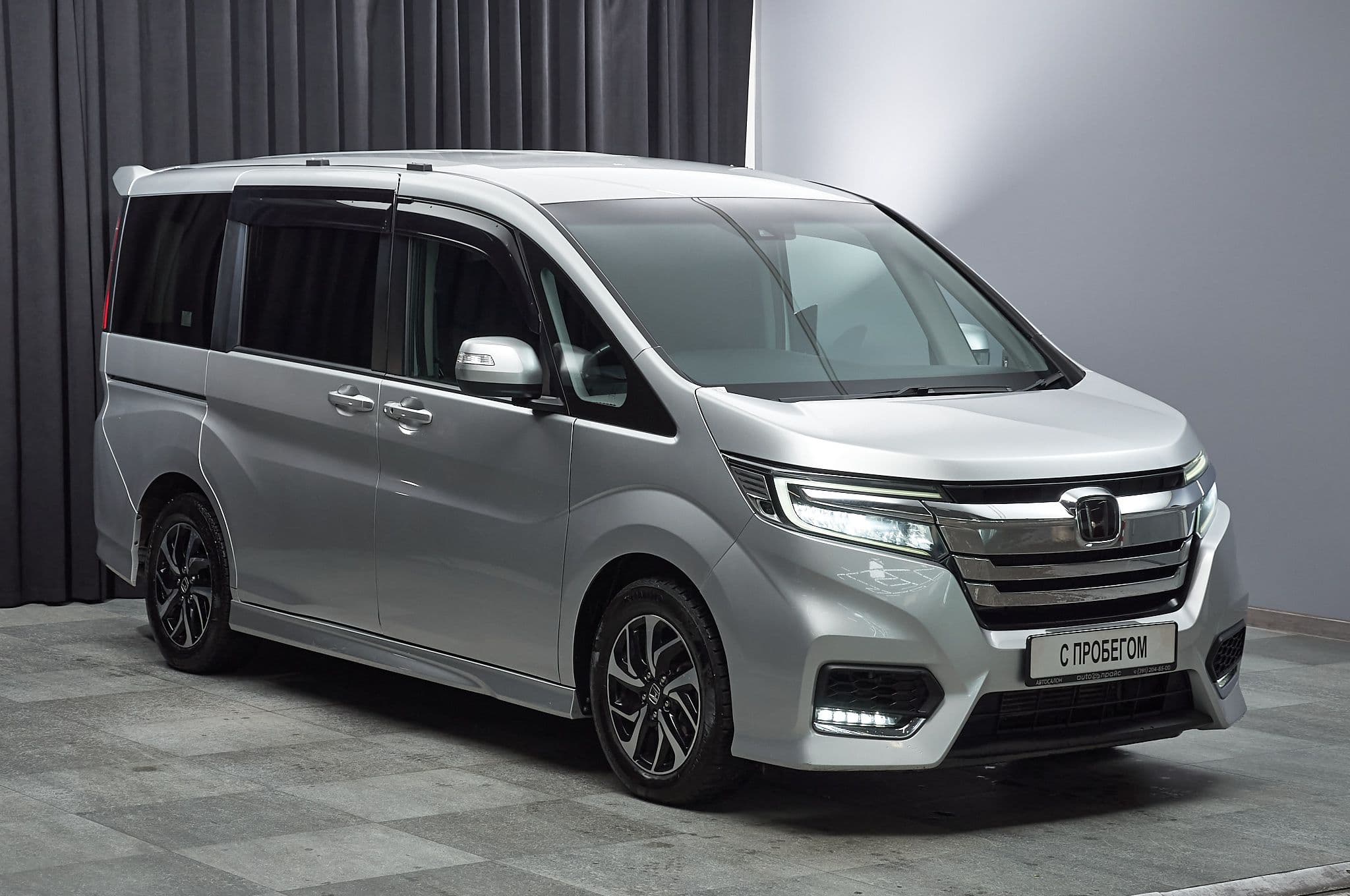 Honda Stepwgn - 2