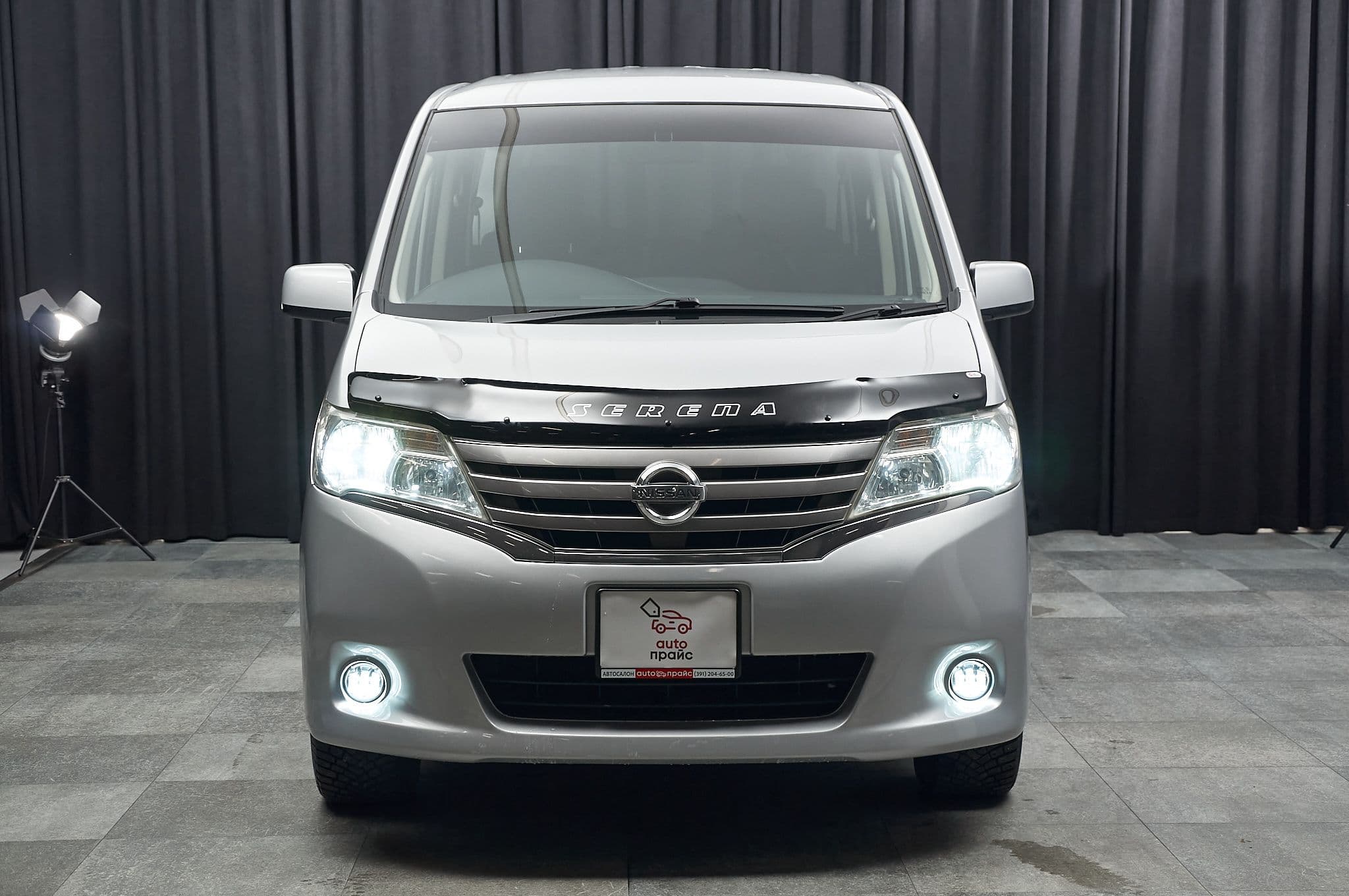 Nissan Serena - 2