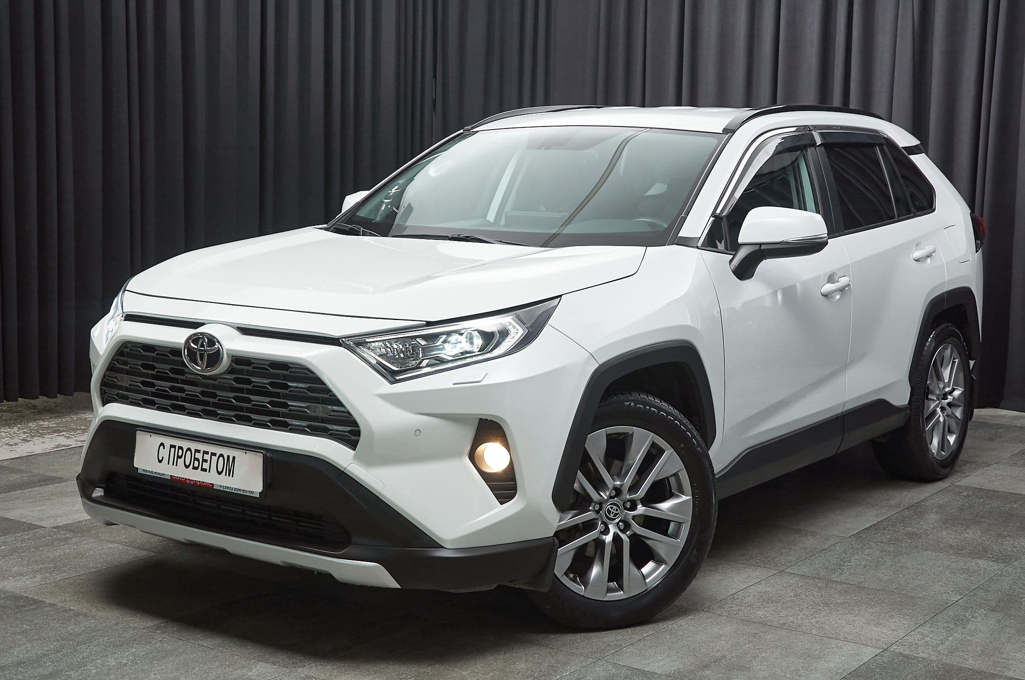 Toyota RAV4 - 1