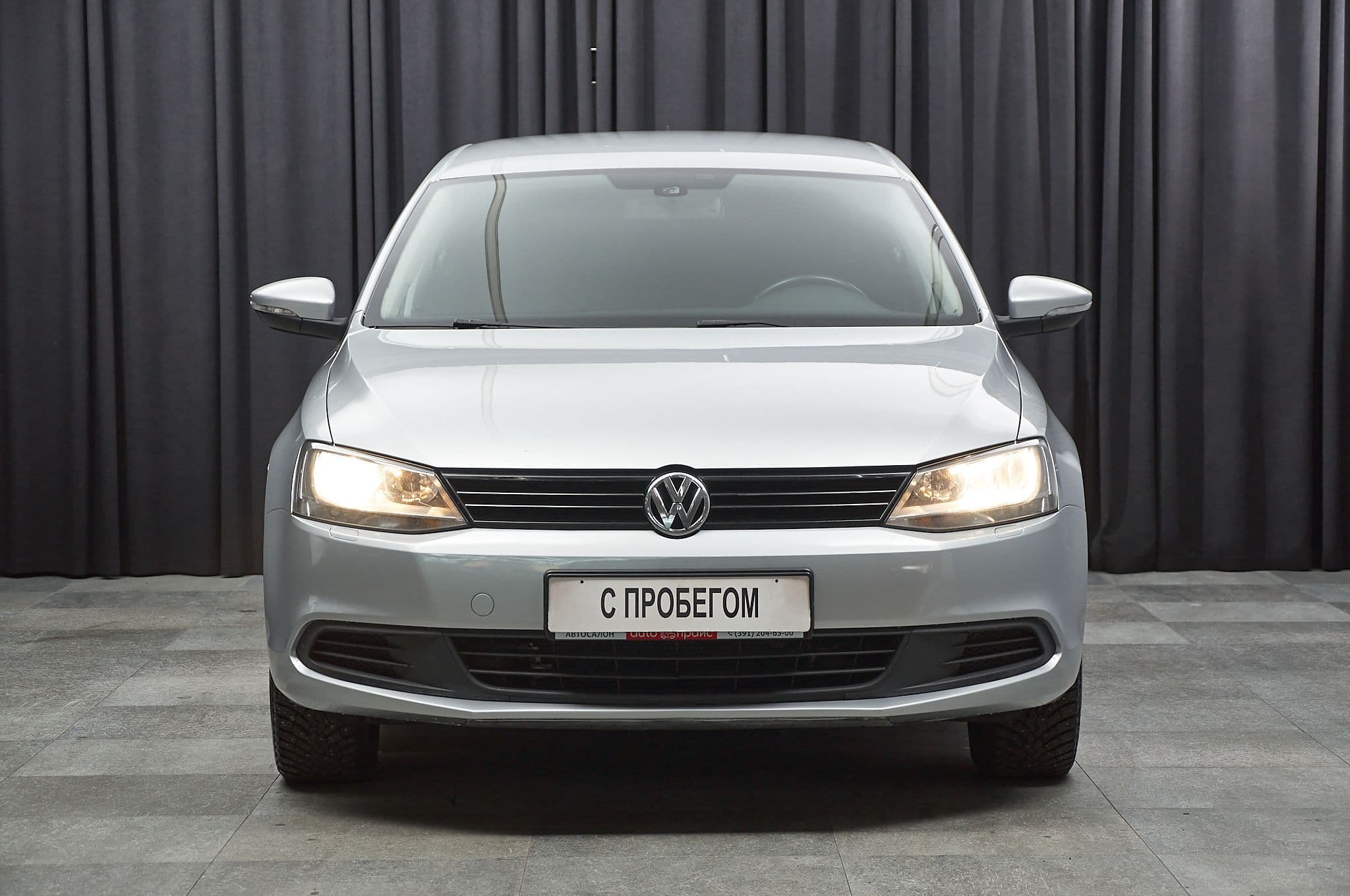 Volkswagen Jetta - 2