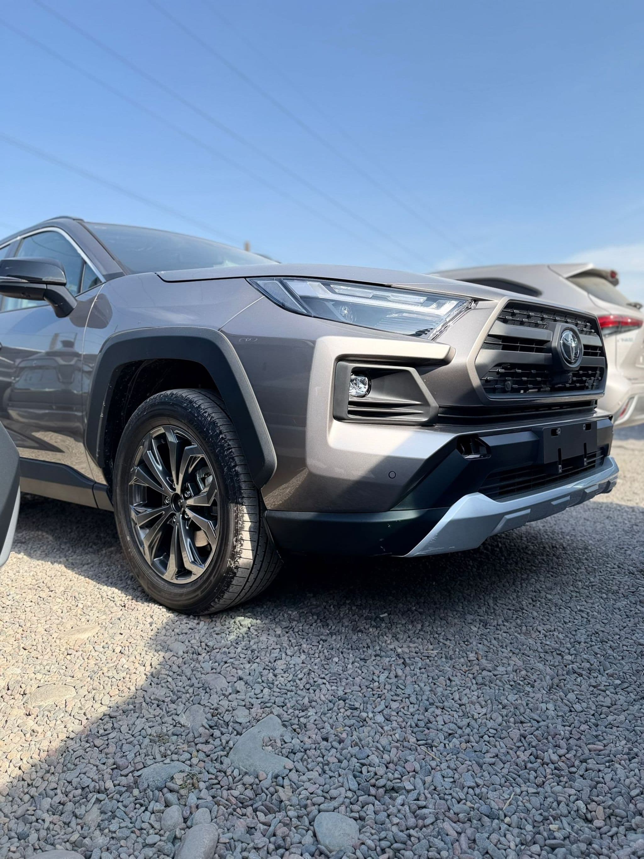 Toyota RAV4 - 1