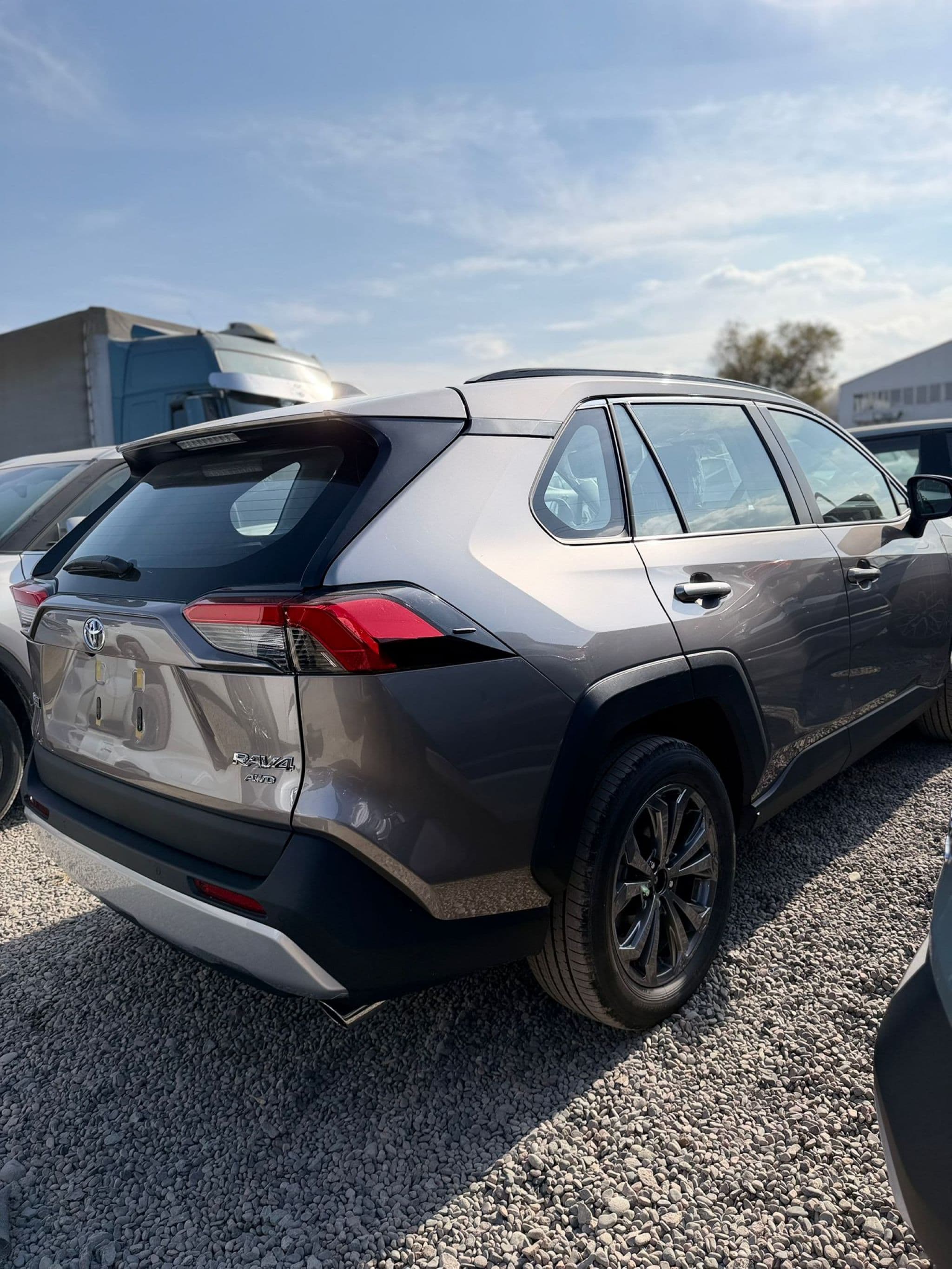 Toyota RAV4 - 2