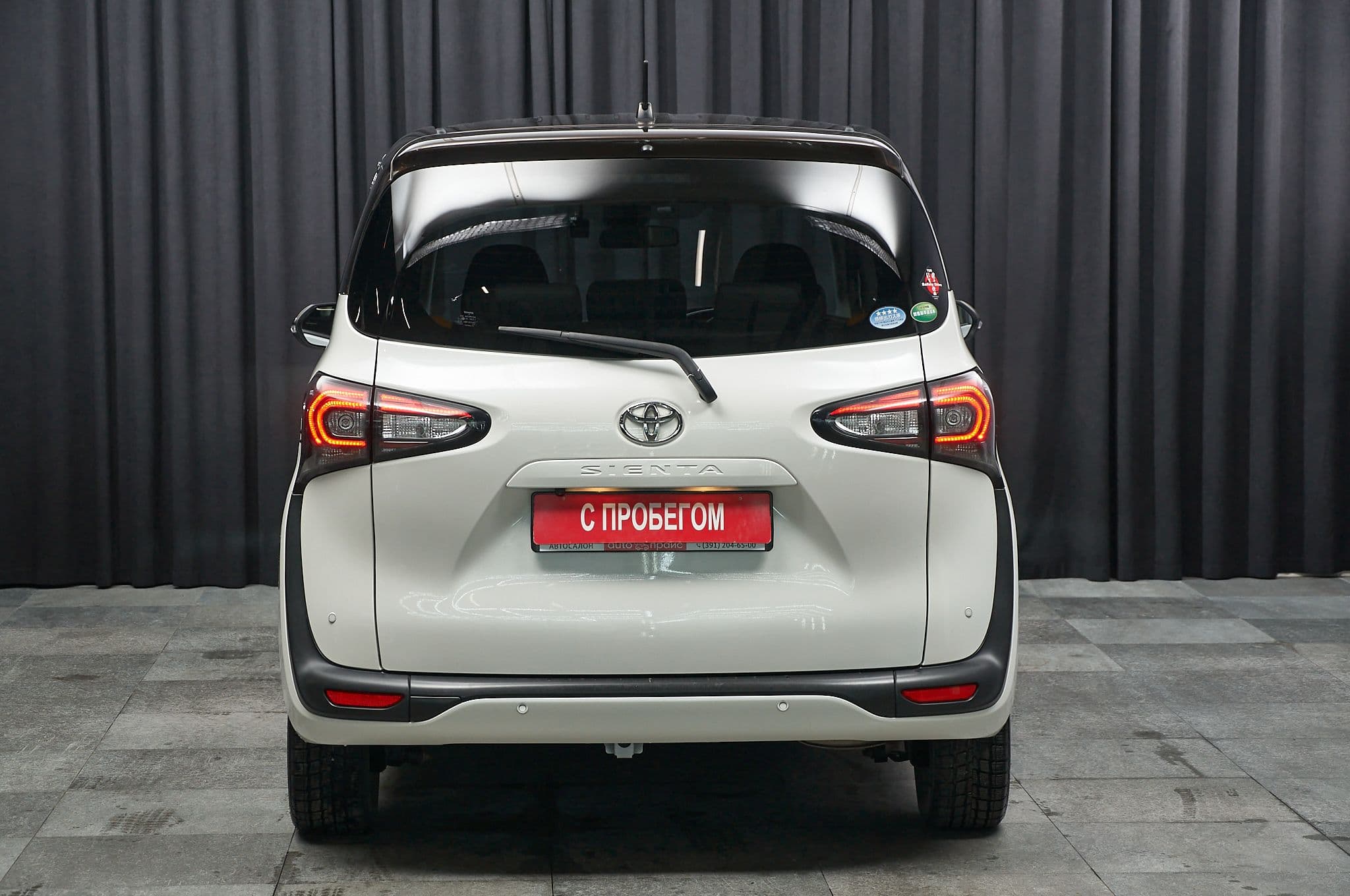 Toyota Sienta - 5
