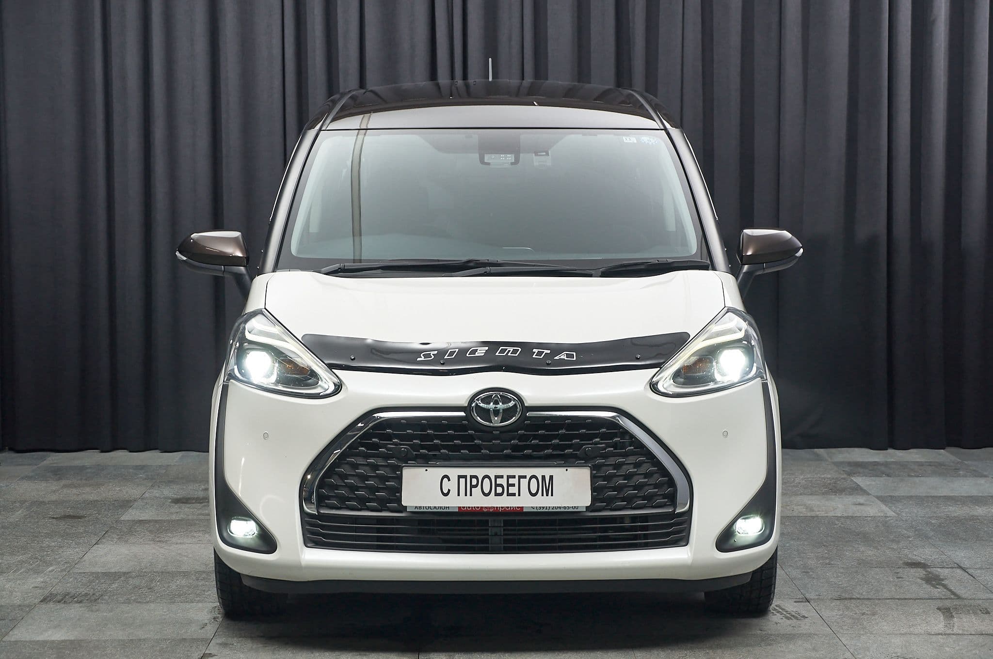 Toyota Sienta - 2