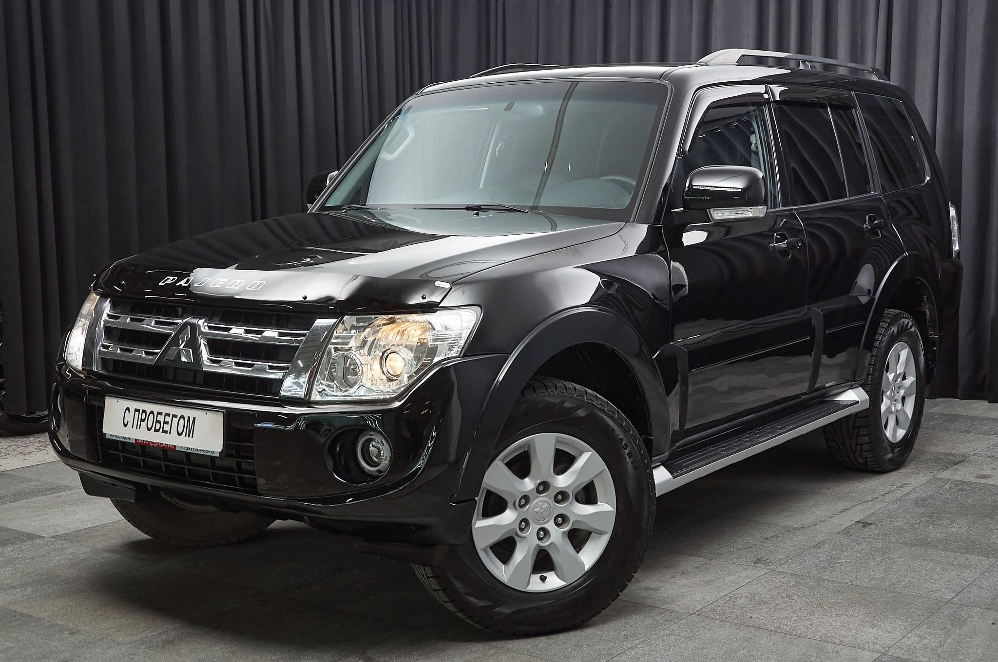 Mitsubishi Pajero - 1