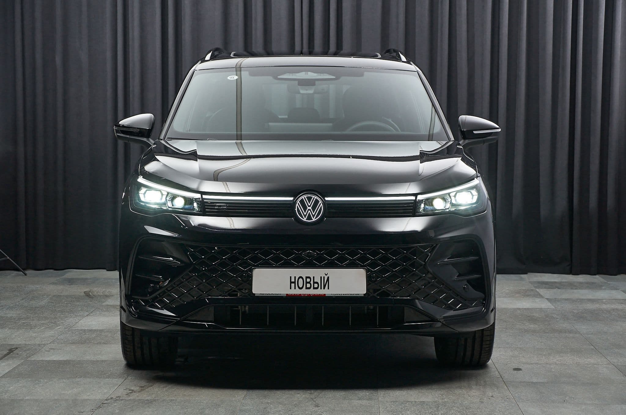 Volkswagen Tiguan - 2