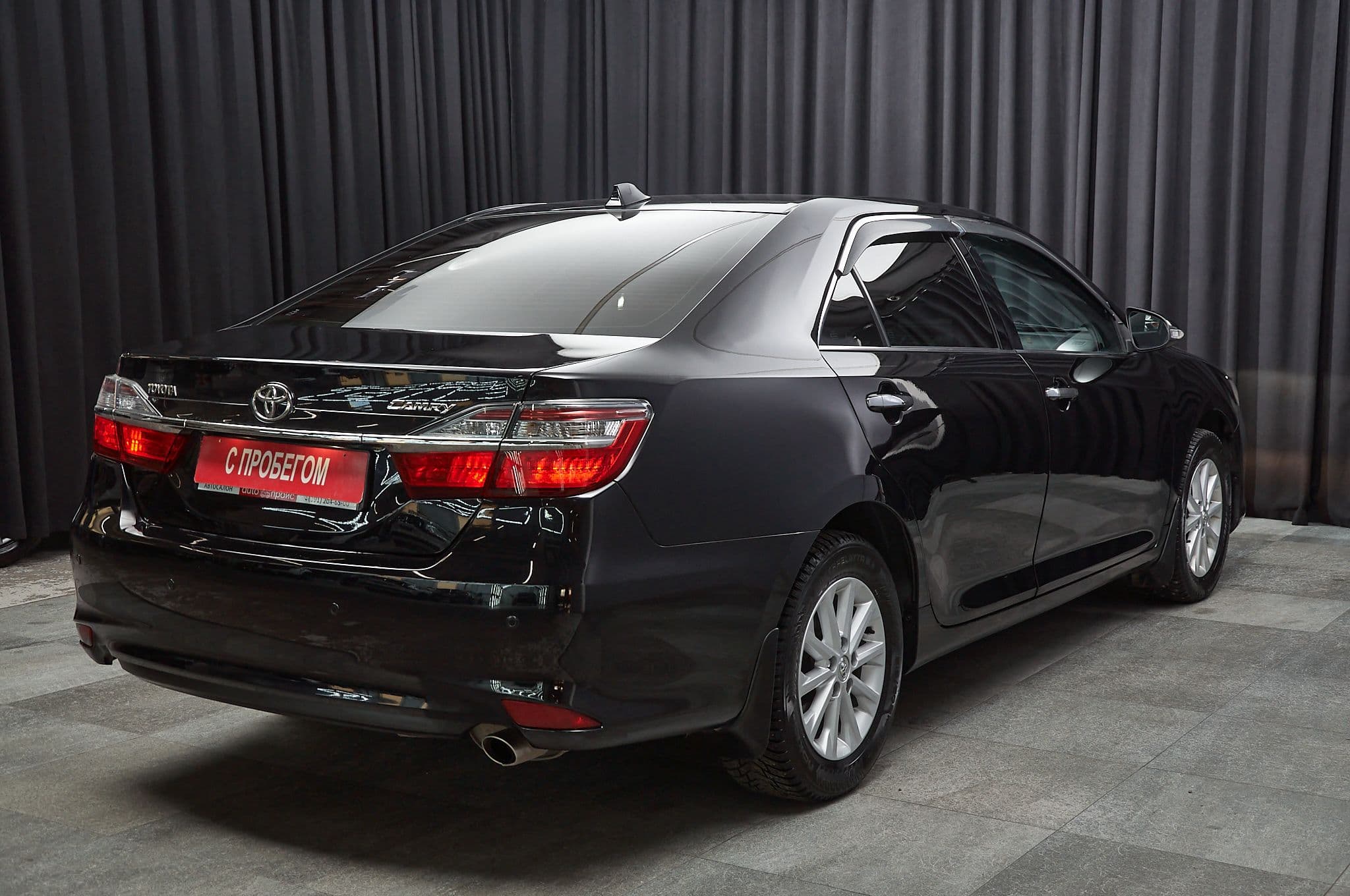 Toyota Camry - 4