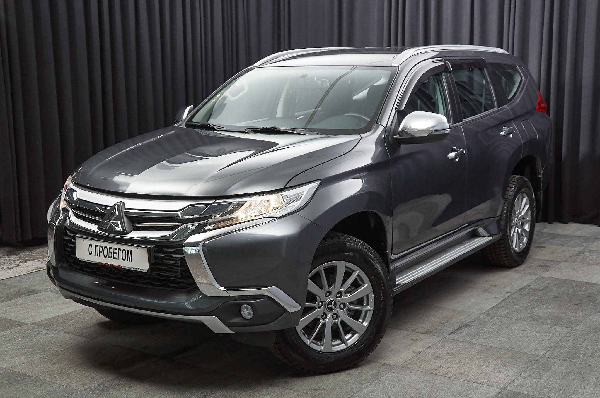 Mitsubishi Pajero Sport - 1