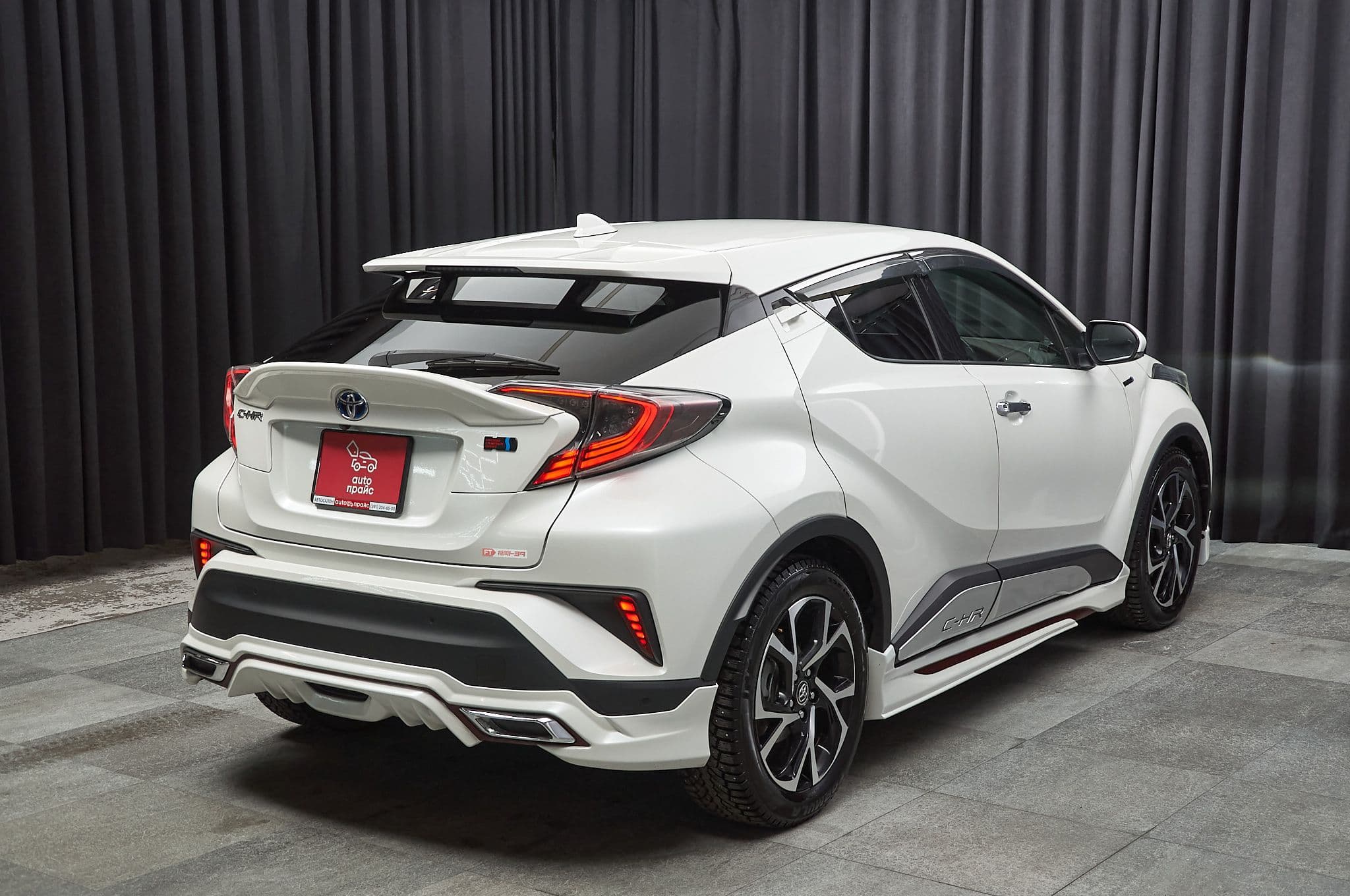 Toyota C-HR - 4