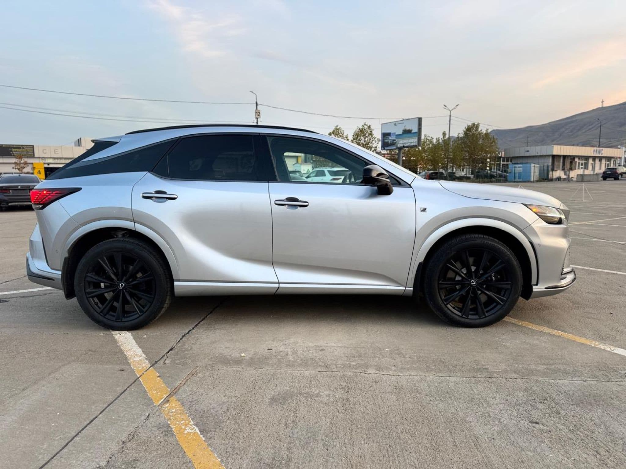 Lexus RX - 4