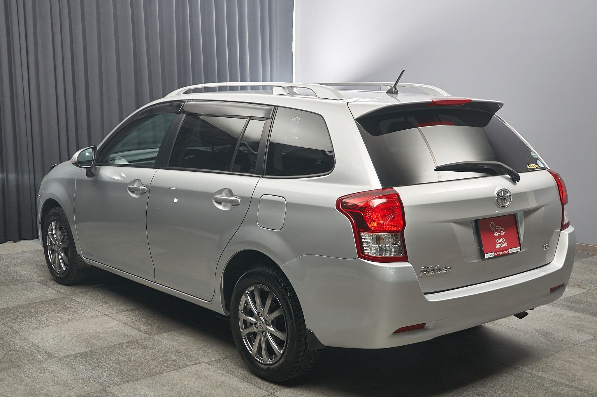Toyota Corolla Fielder - 5