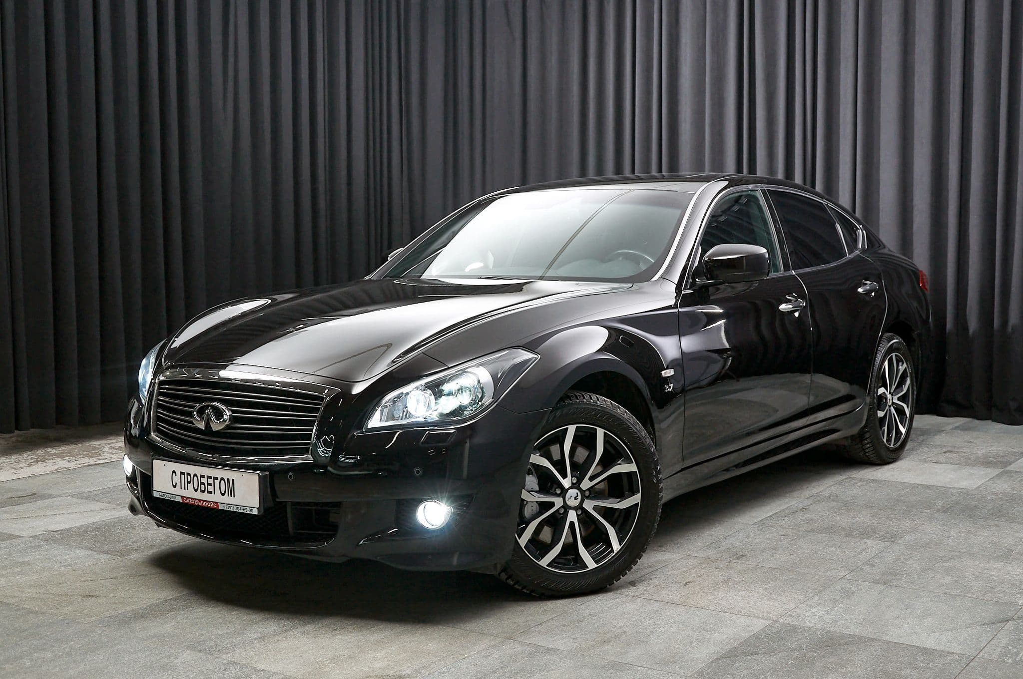 Infiniti Q70 - 1