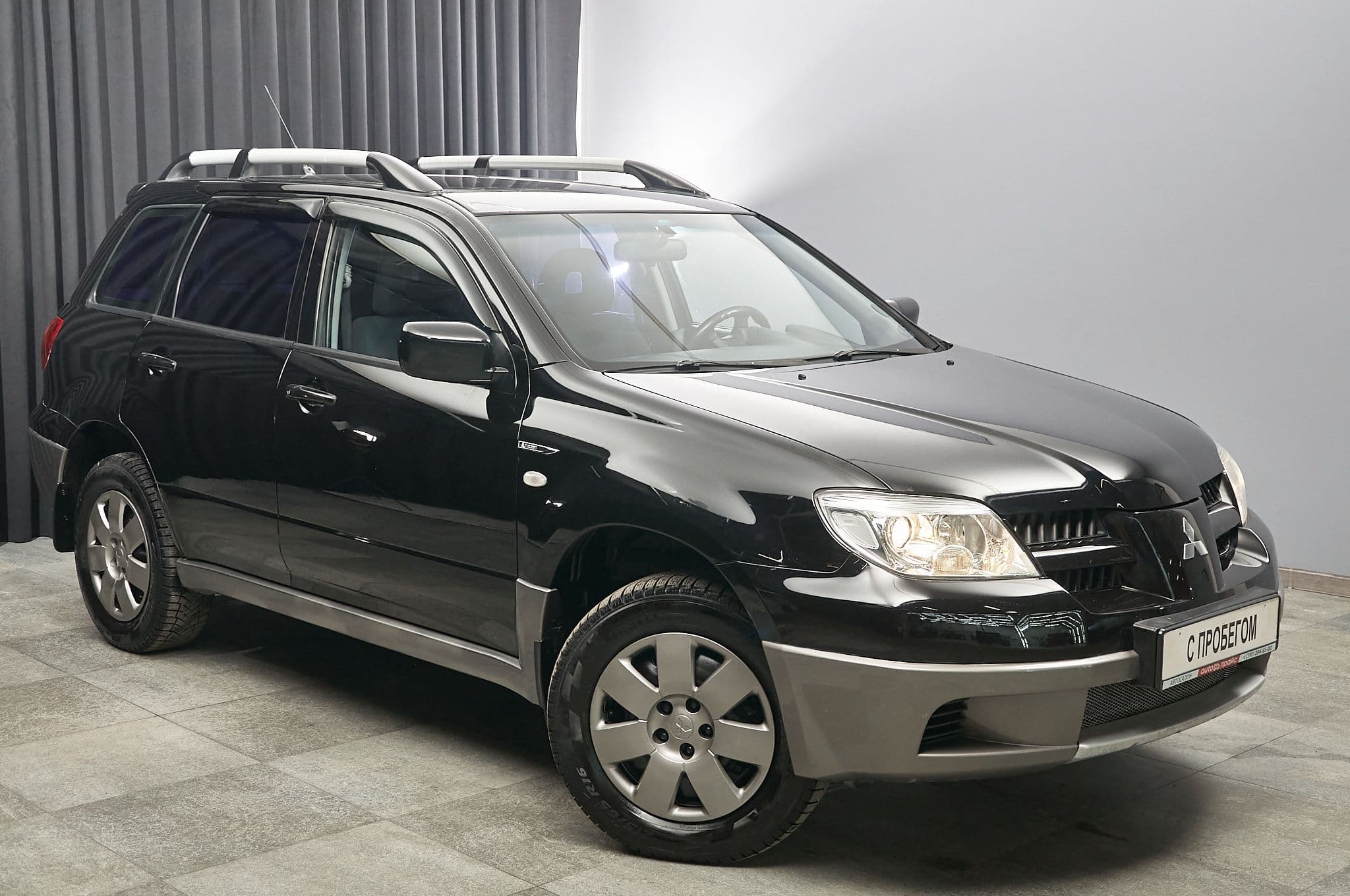 Mitsubishi Outlander - 2