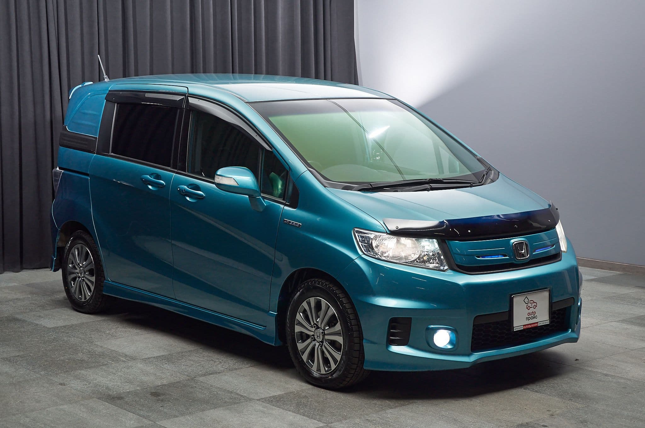 Honda Freed Spike - 3