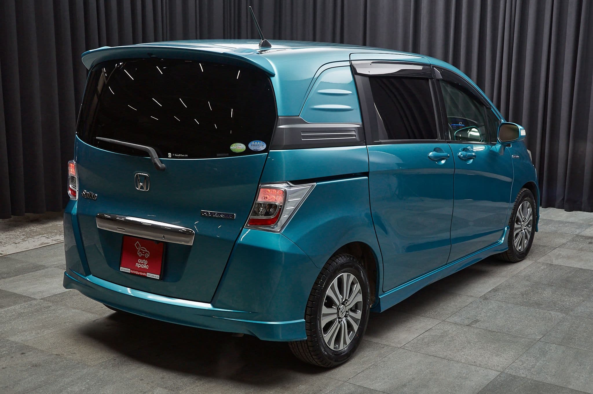 Honda Freed Spike - 4
