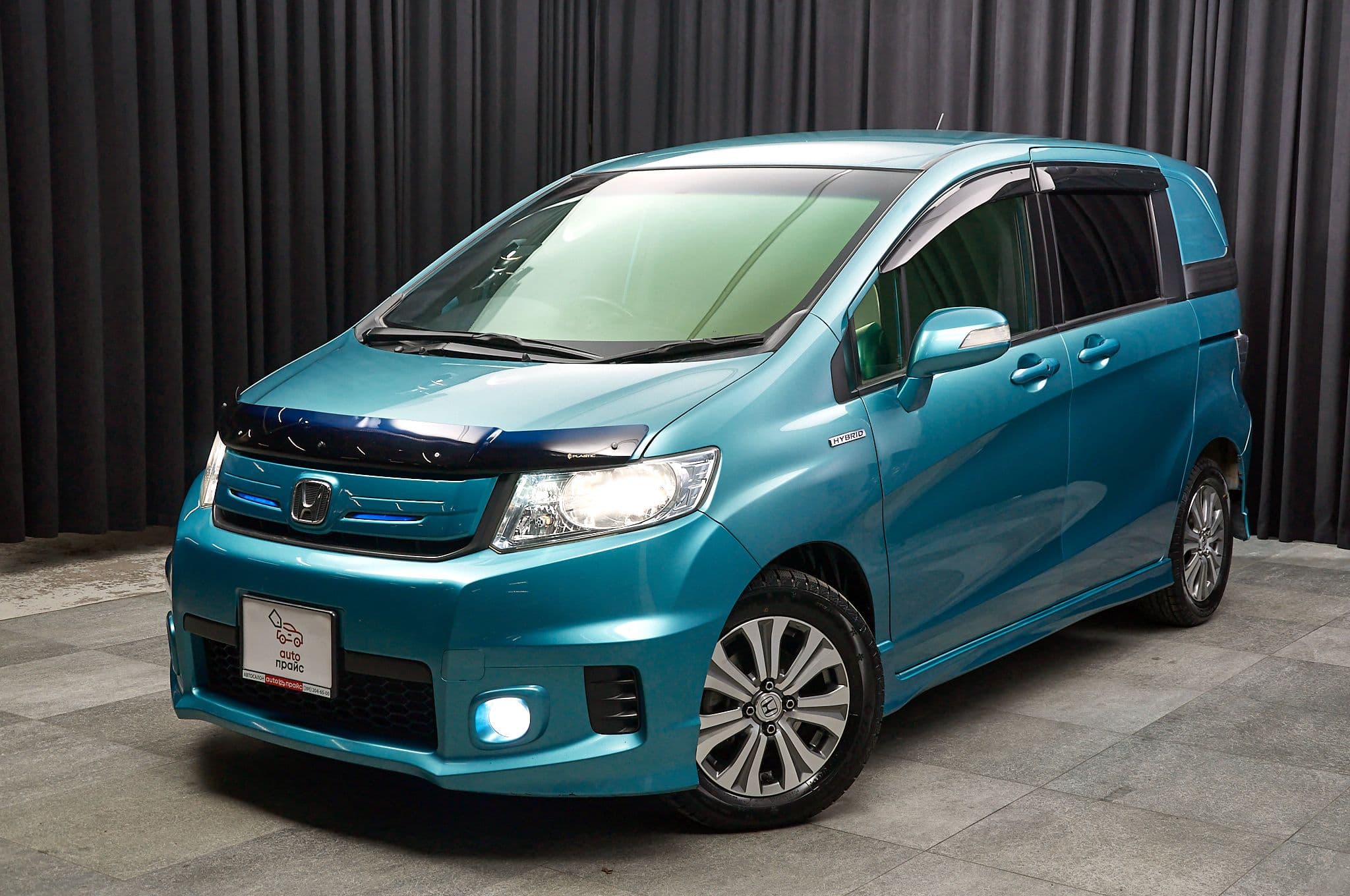 Honda Freed Spike - 1