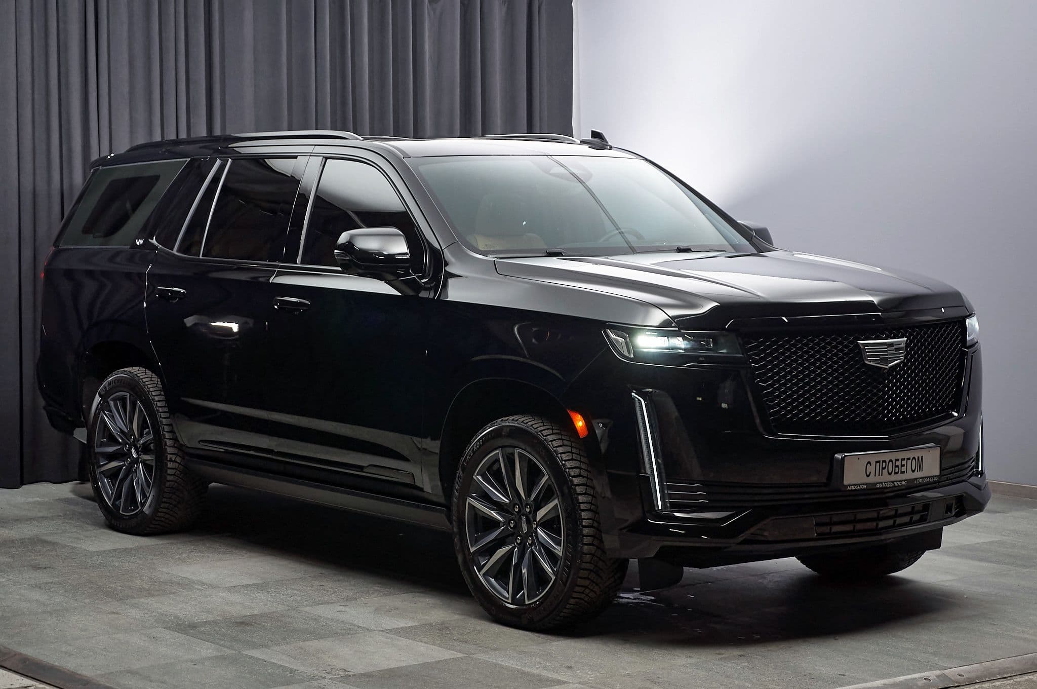 Cadillac Escalade - 3